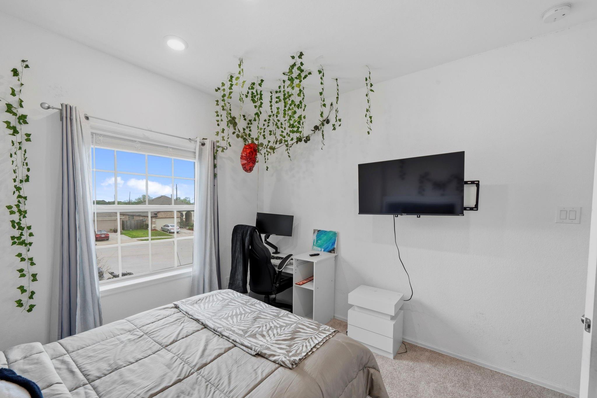 5142 Dunstable Manor Lane