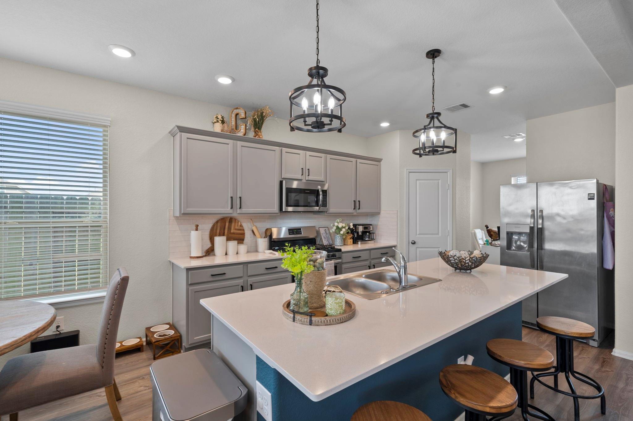 5142 Dunstable Manor Lane