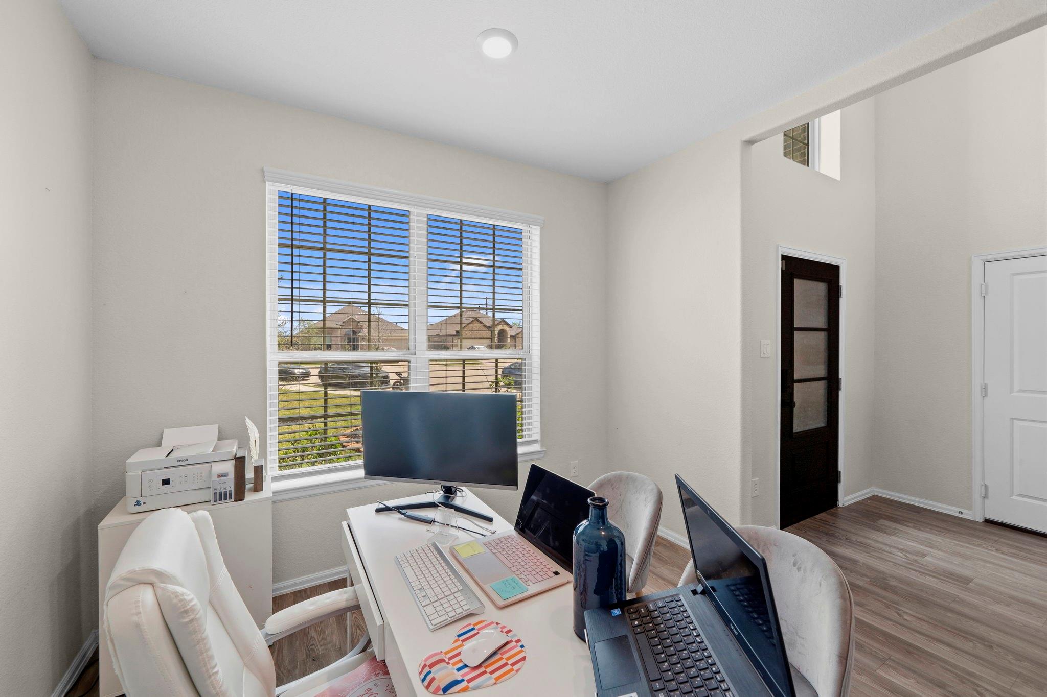 5142 Dunstable Manor Lane