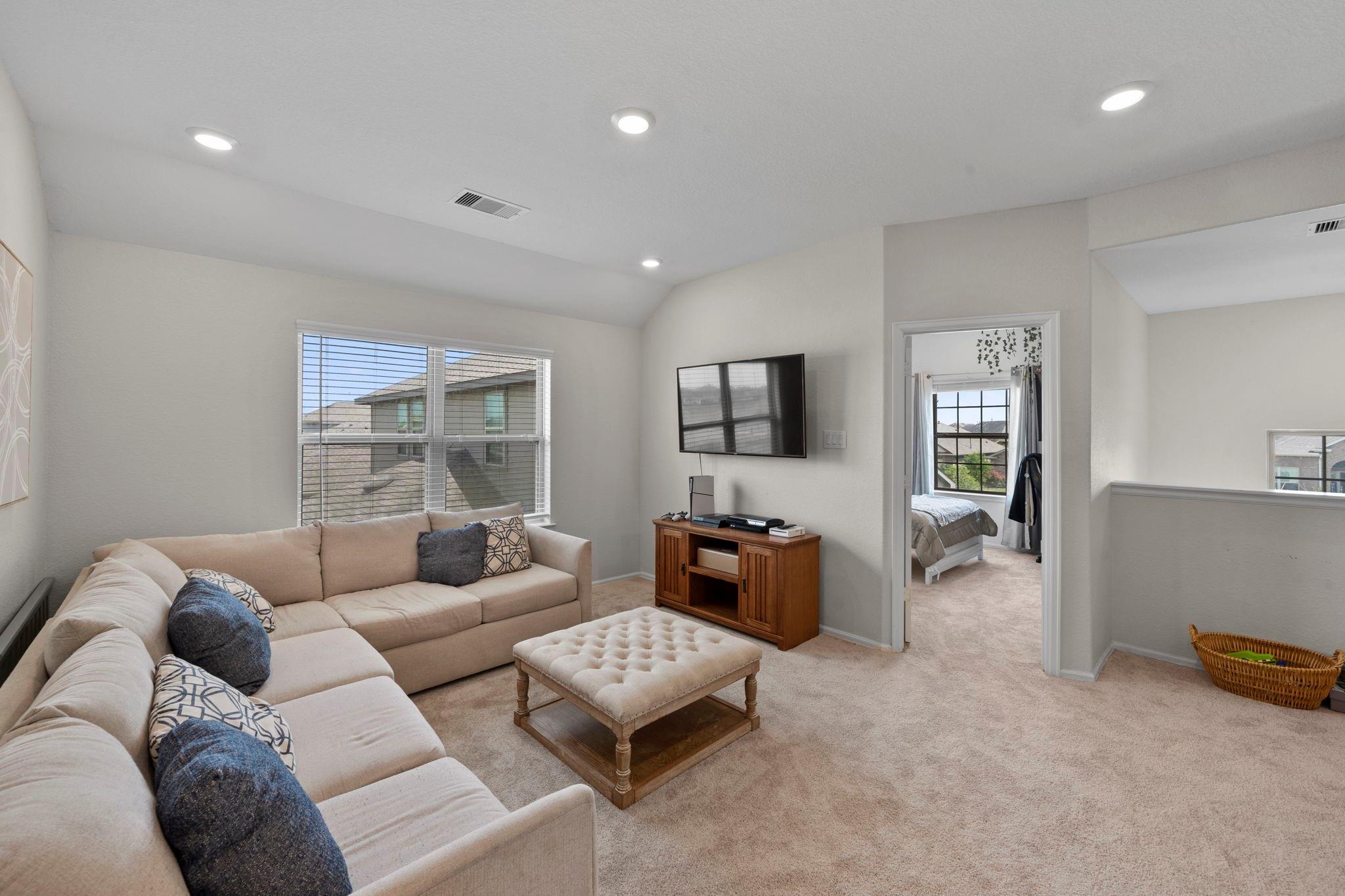 5142 Dunstable Manor Lane