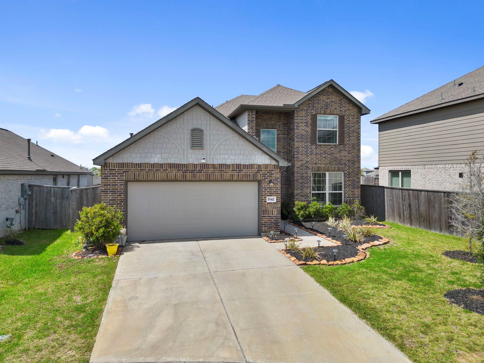 5142 Dunstable Manor Lane