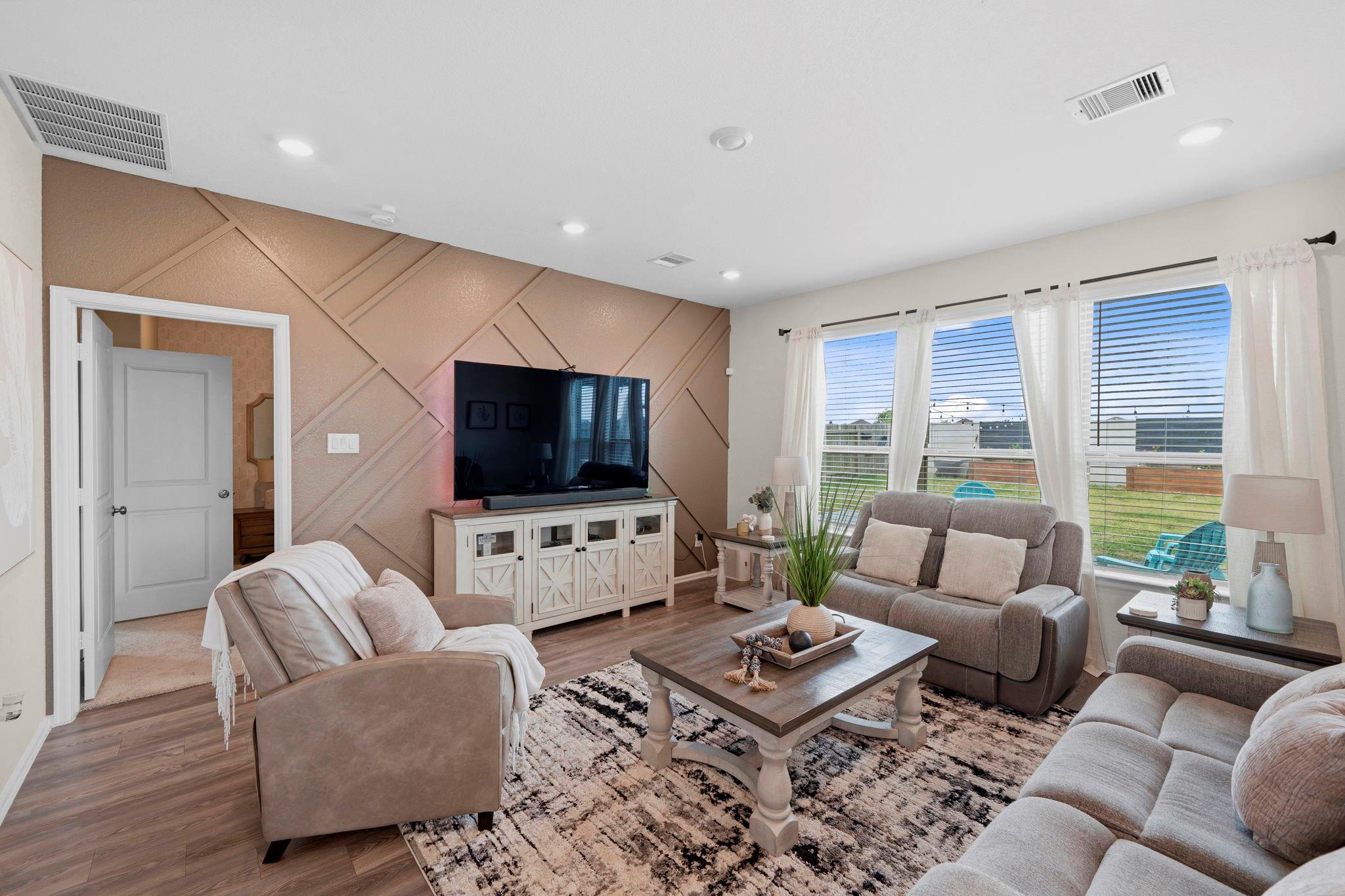 5142 Dunstable Manor Lane