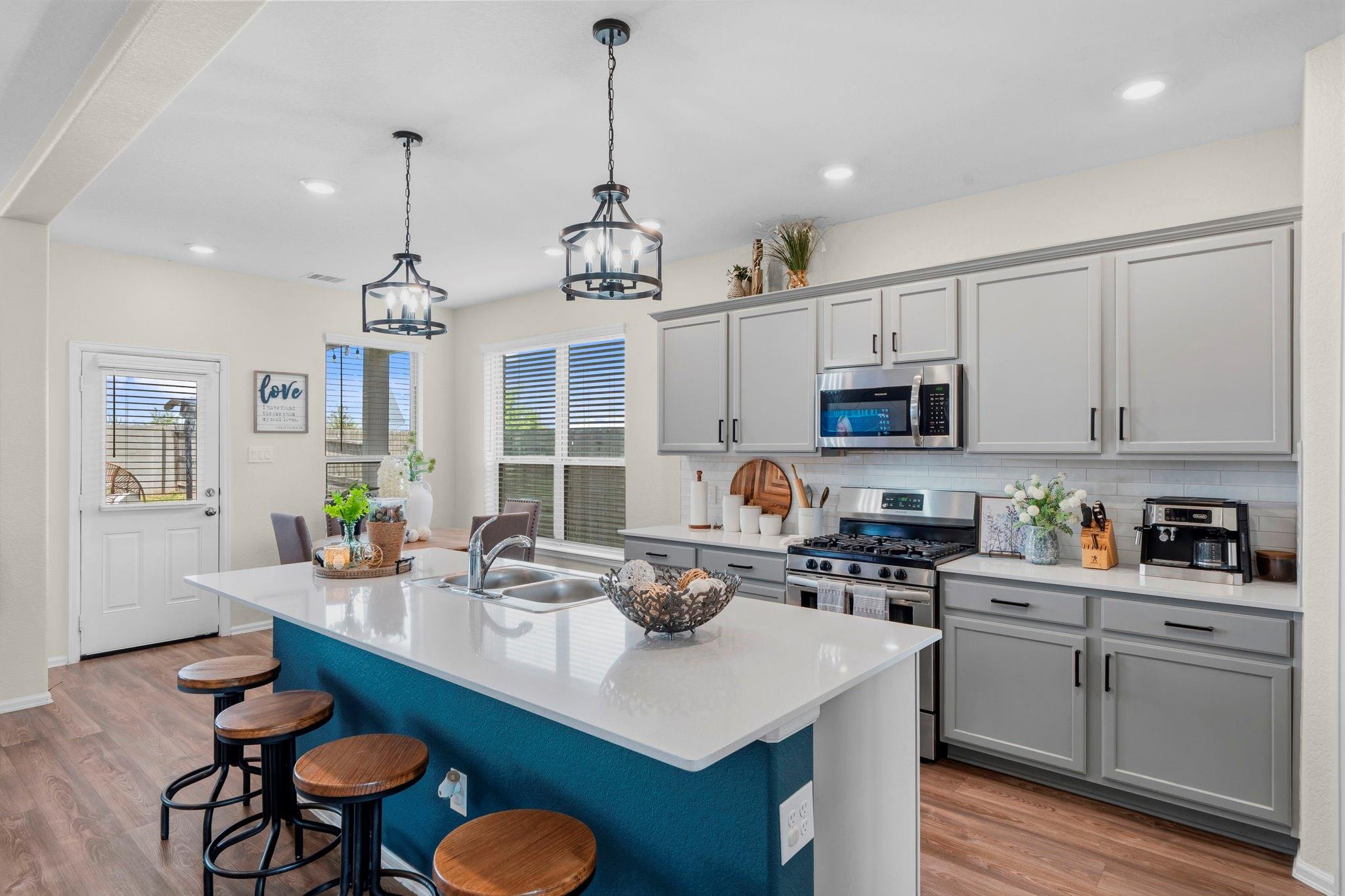 5142 Dunstable Manor Lane