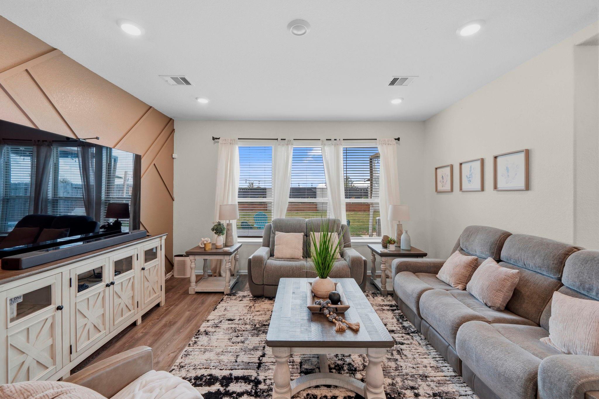 5142 Dunstable Manor Lane