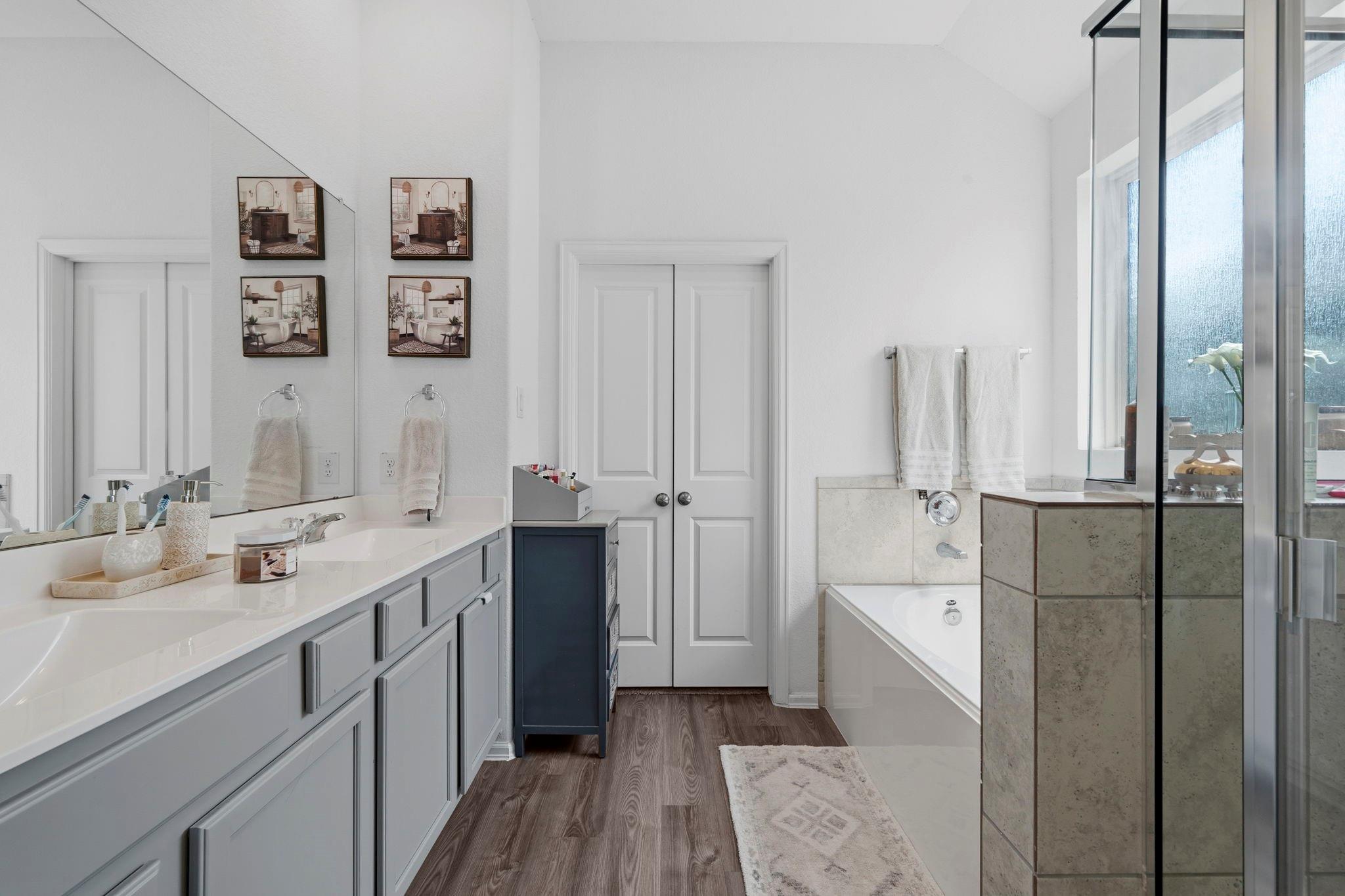 5142 Dunstable Manor Lane