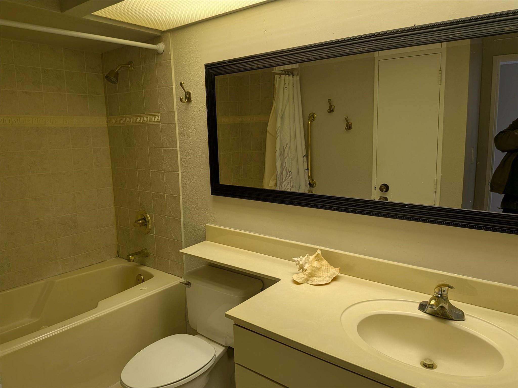 5220 Seawall Boulevard # 834