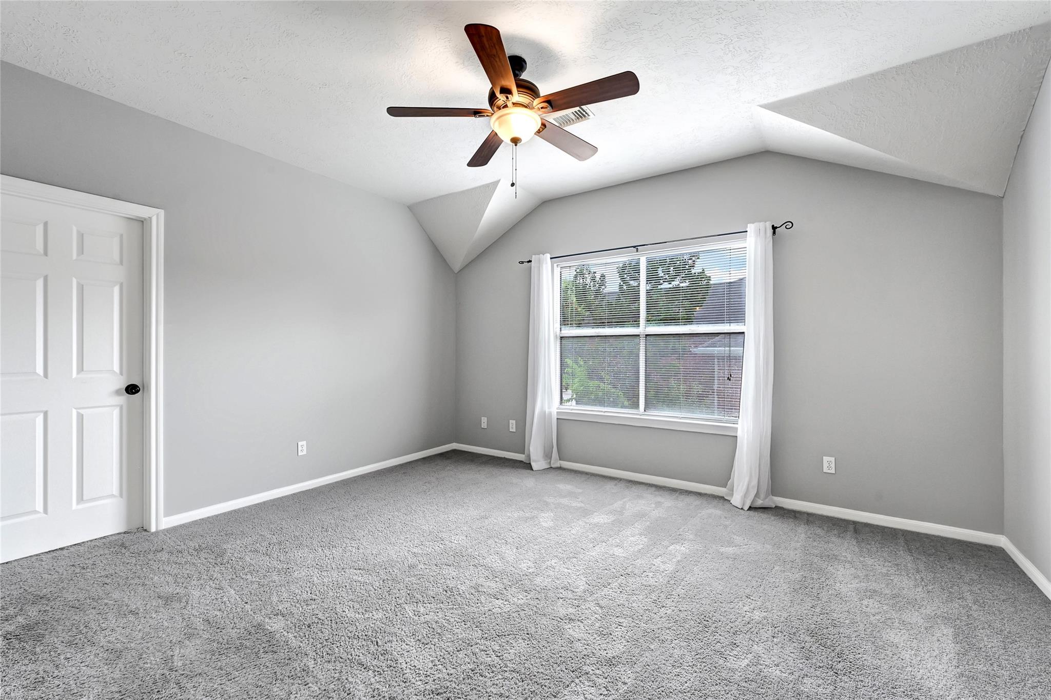 10219 S Sable Trail Lane