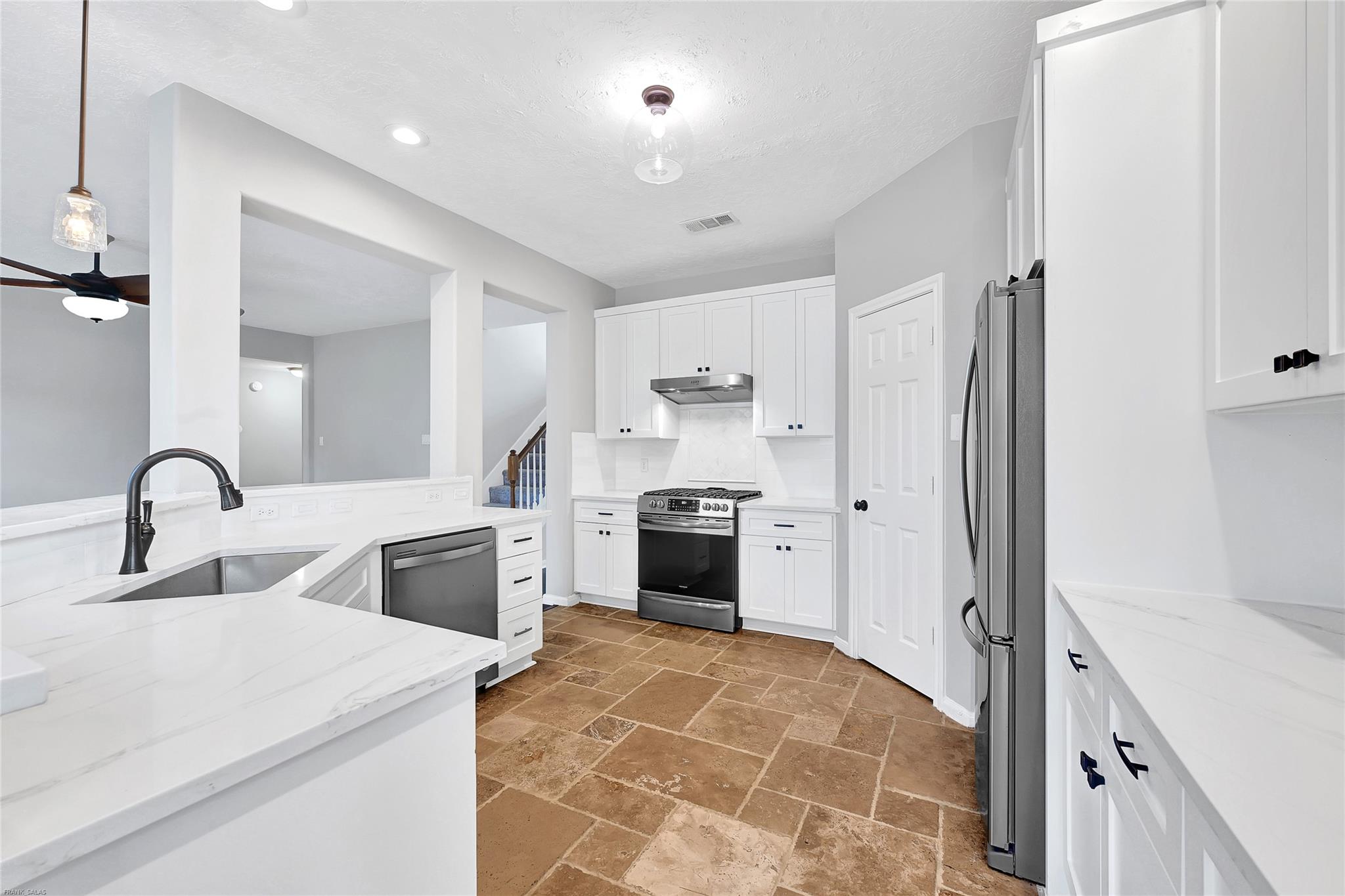 10219 S Sable Trail Lane