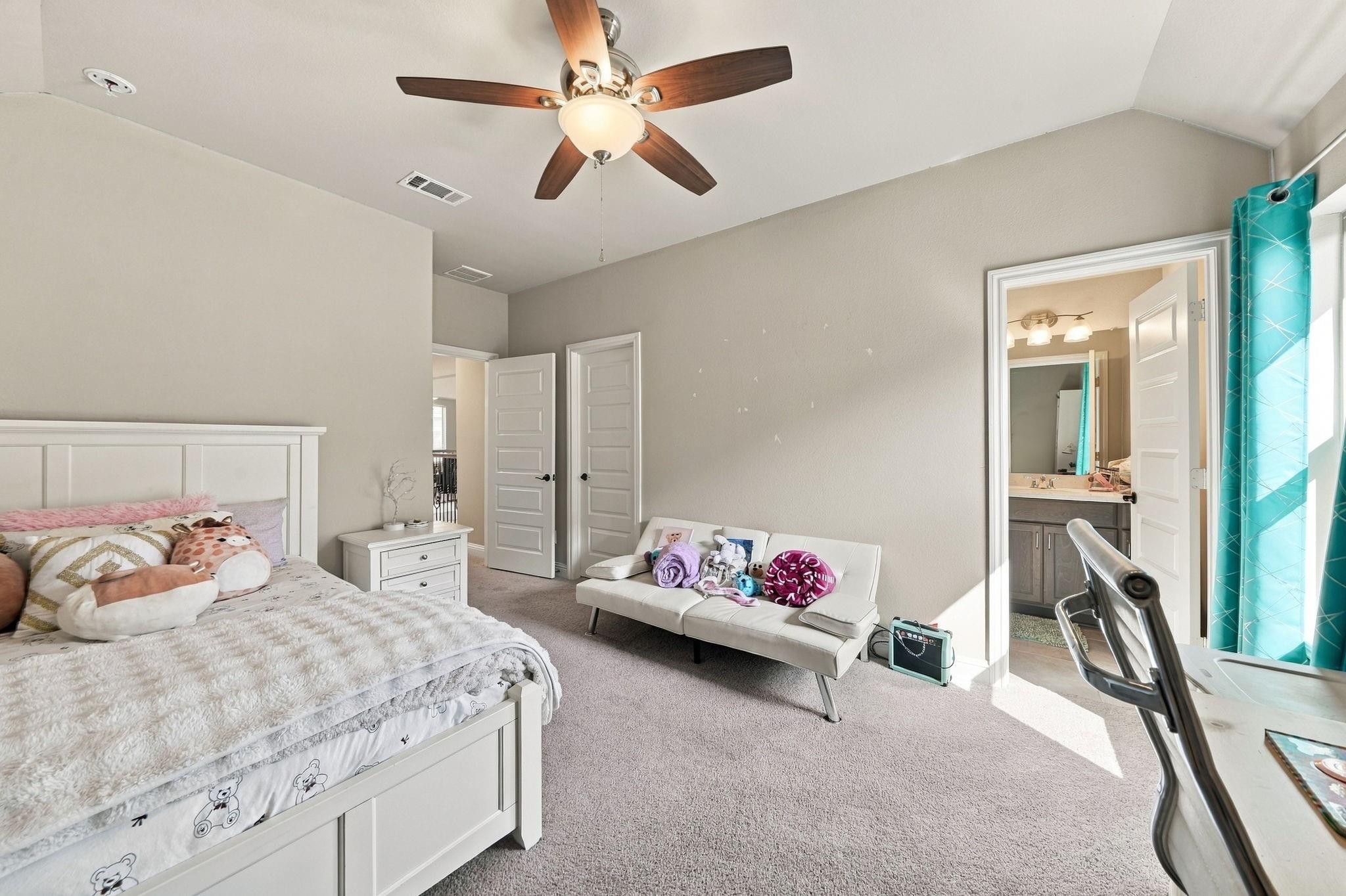 10511 Harvest Oak Court