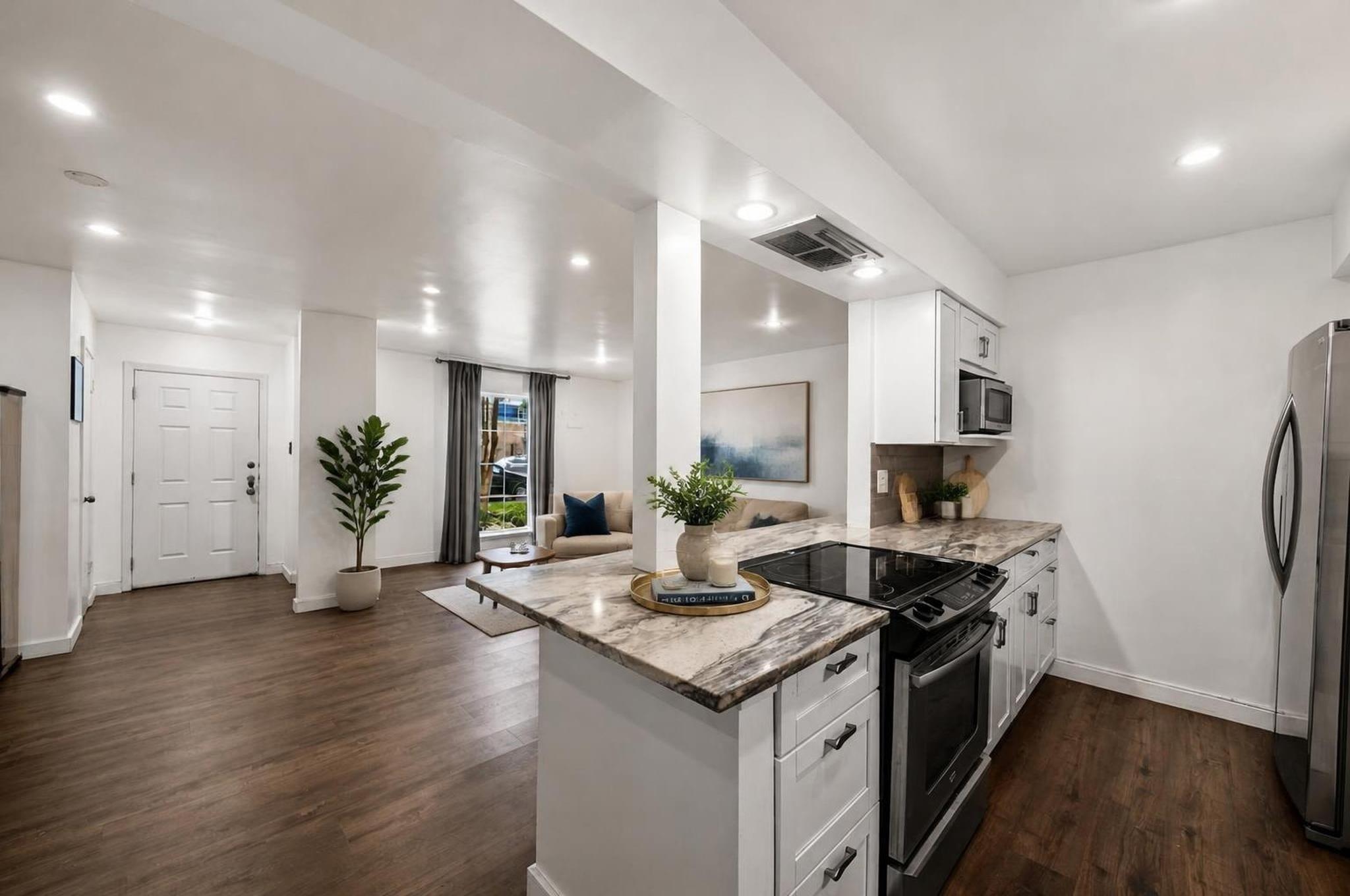 351 N Post Oak Lane # 601
