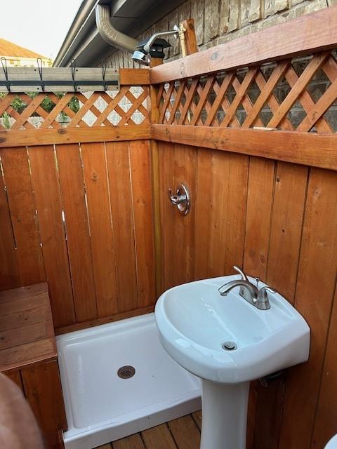 2918 Golden Honey Lane