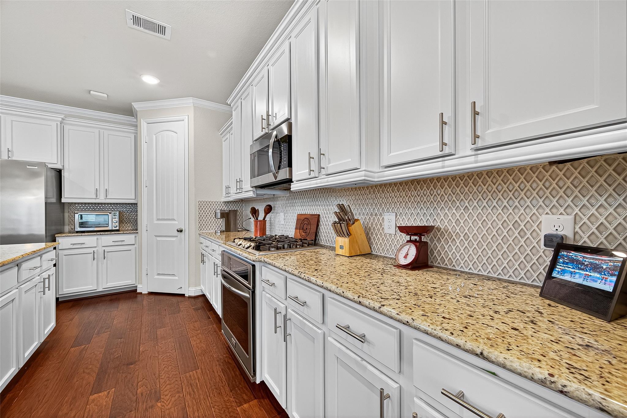 2918 Golden Honey Lane