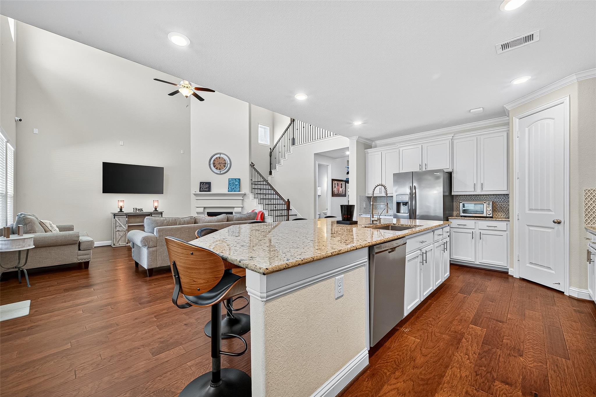 2918 Golden Honey Lane