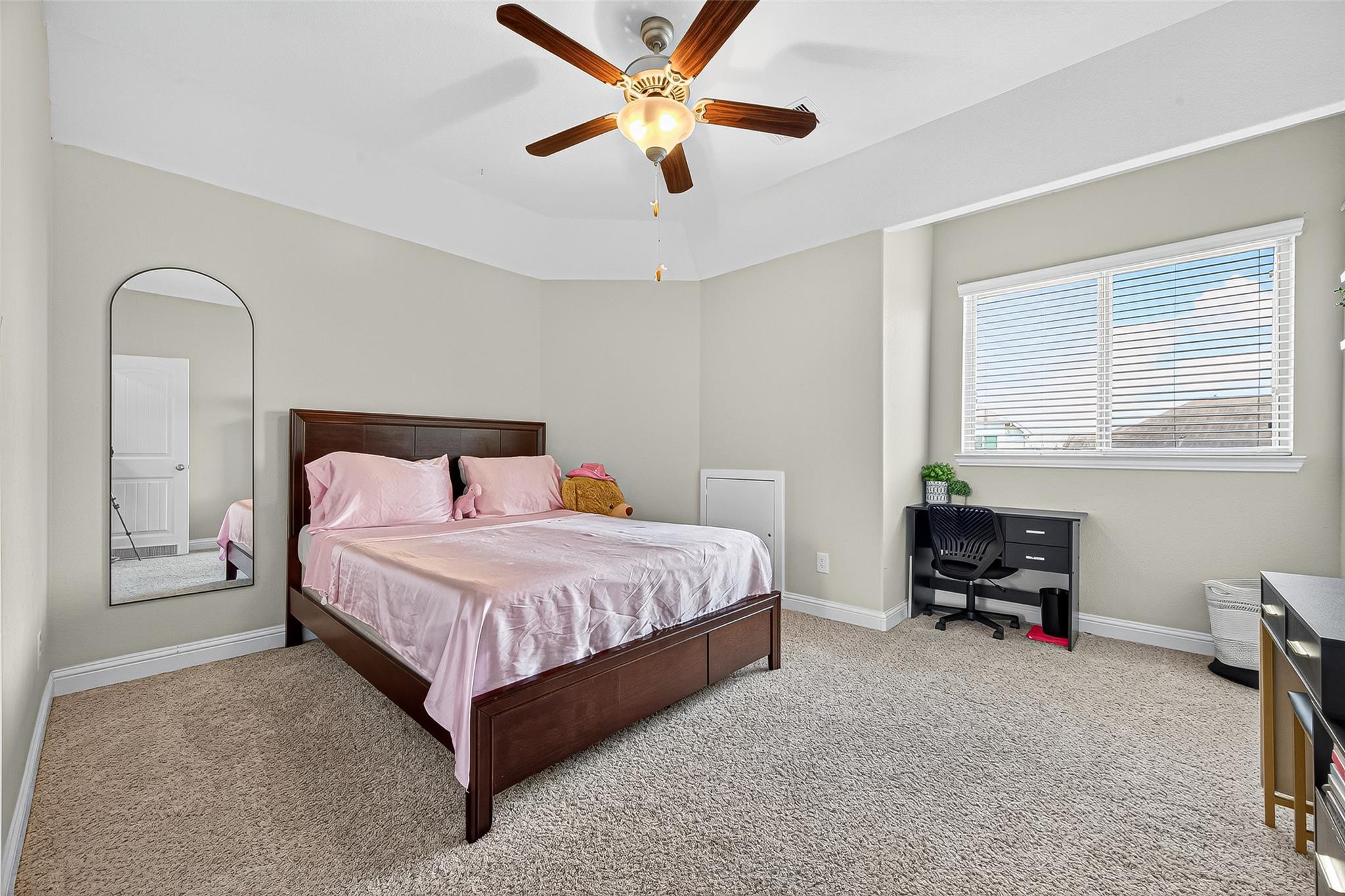 2918 Golden Honey Lane