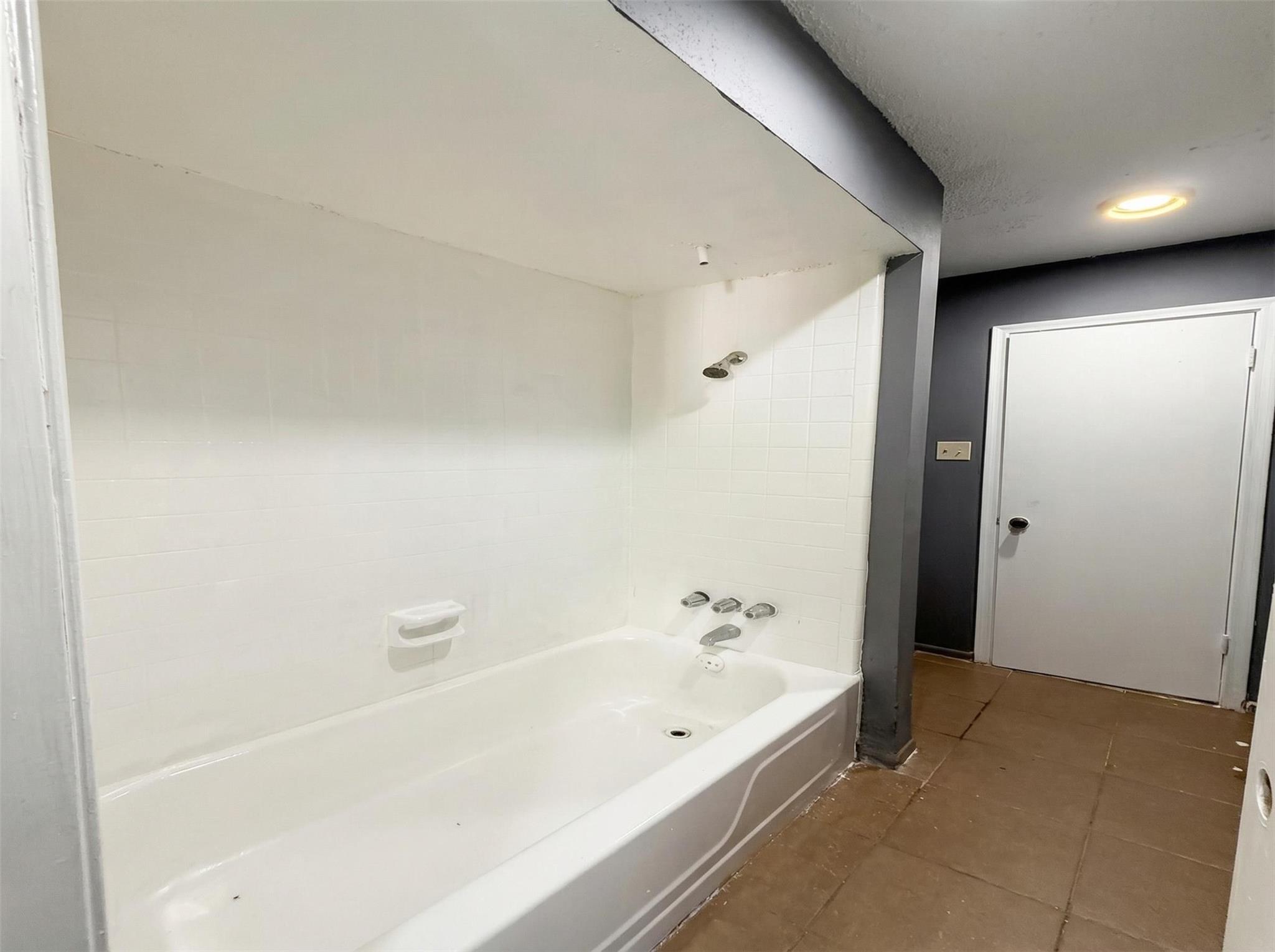 7700 Creekbend Drive # 103