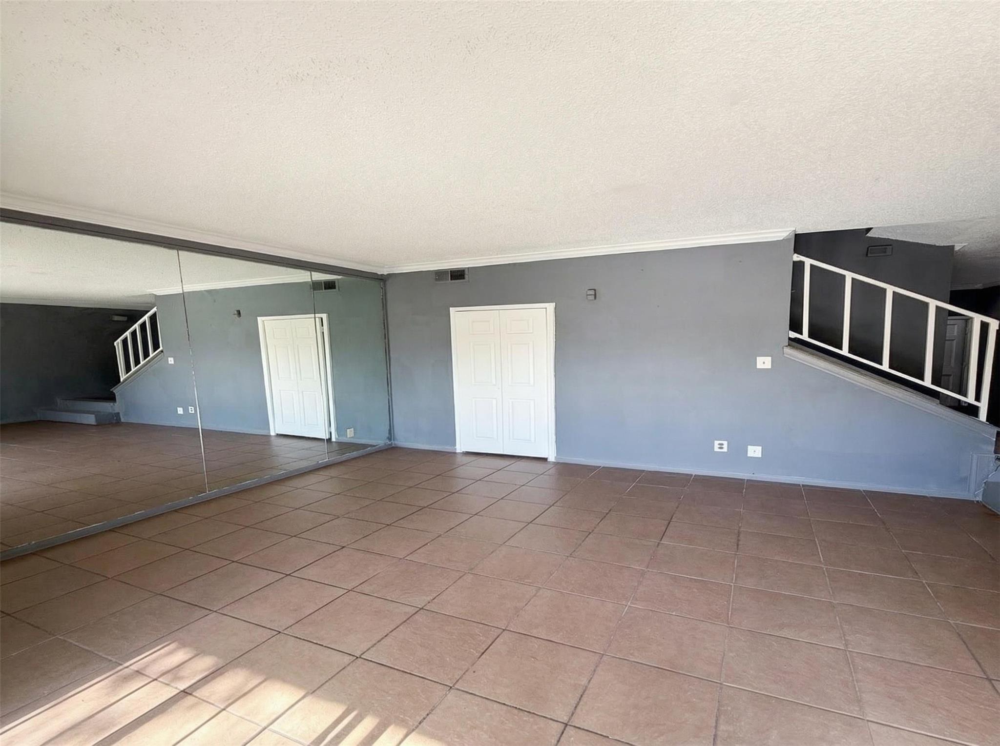 7700 Creekbend Drive # 103