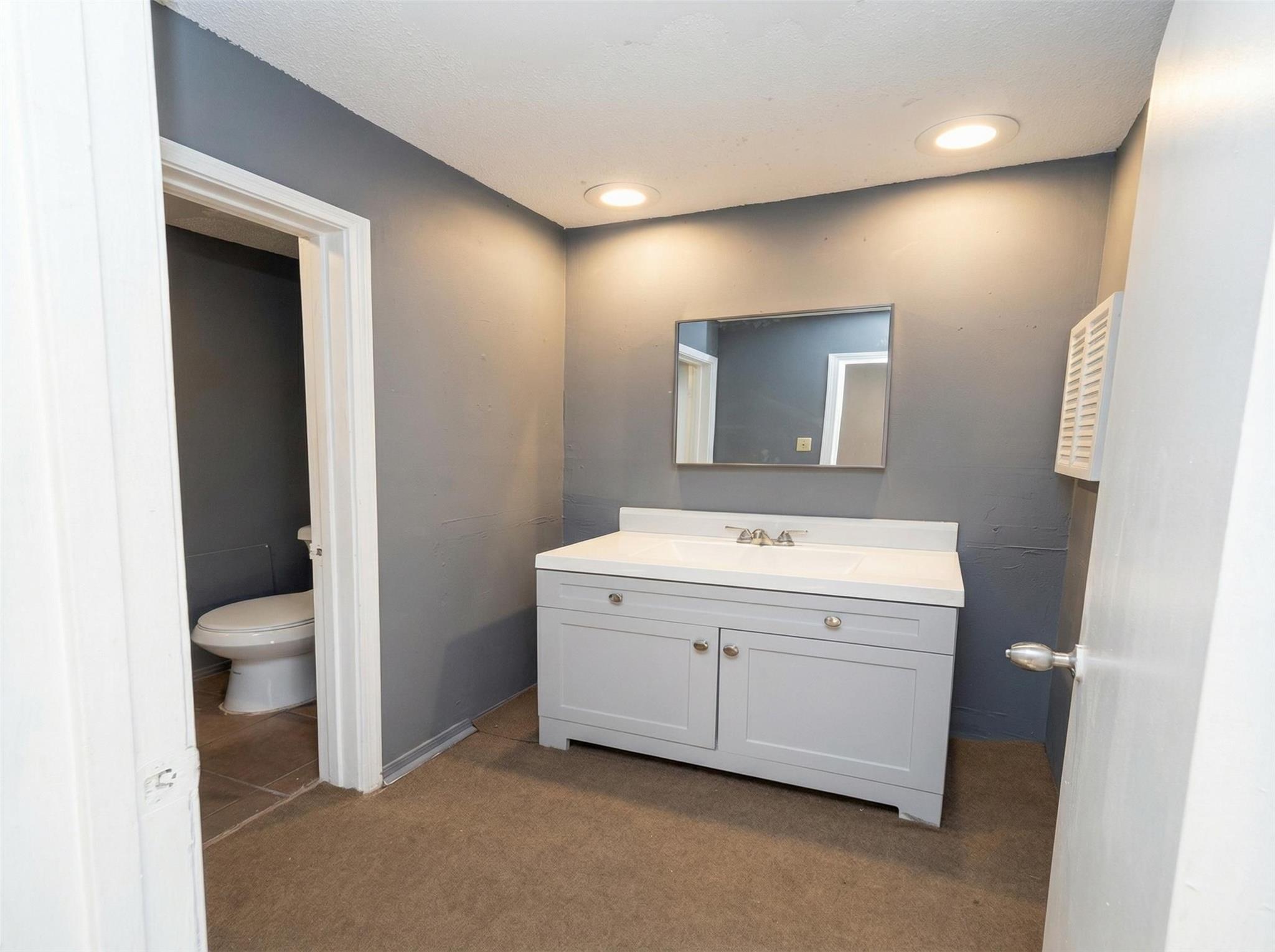 7700 Creekbend Drive # 103