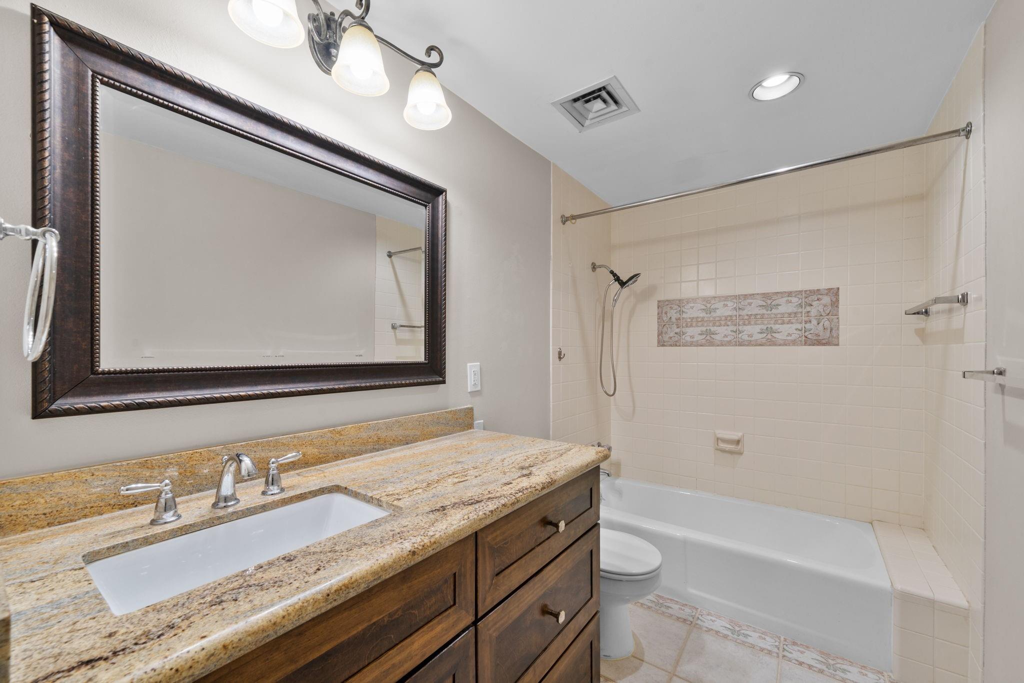 14 Greenway Plaza # 17Q