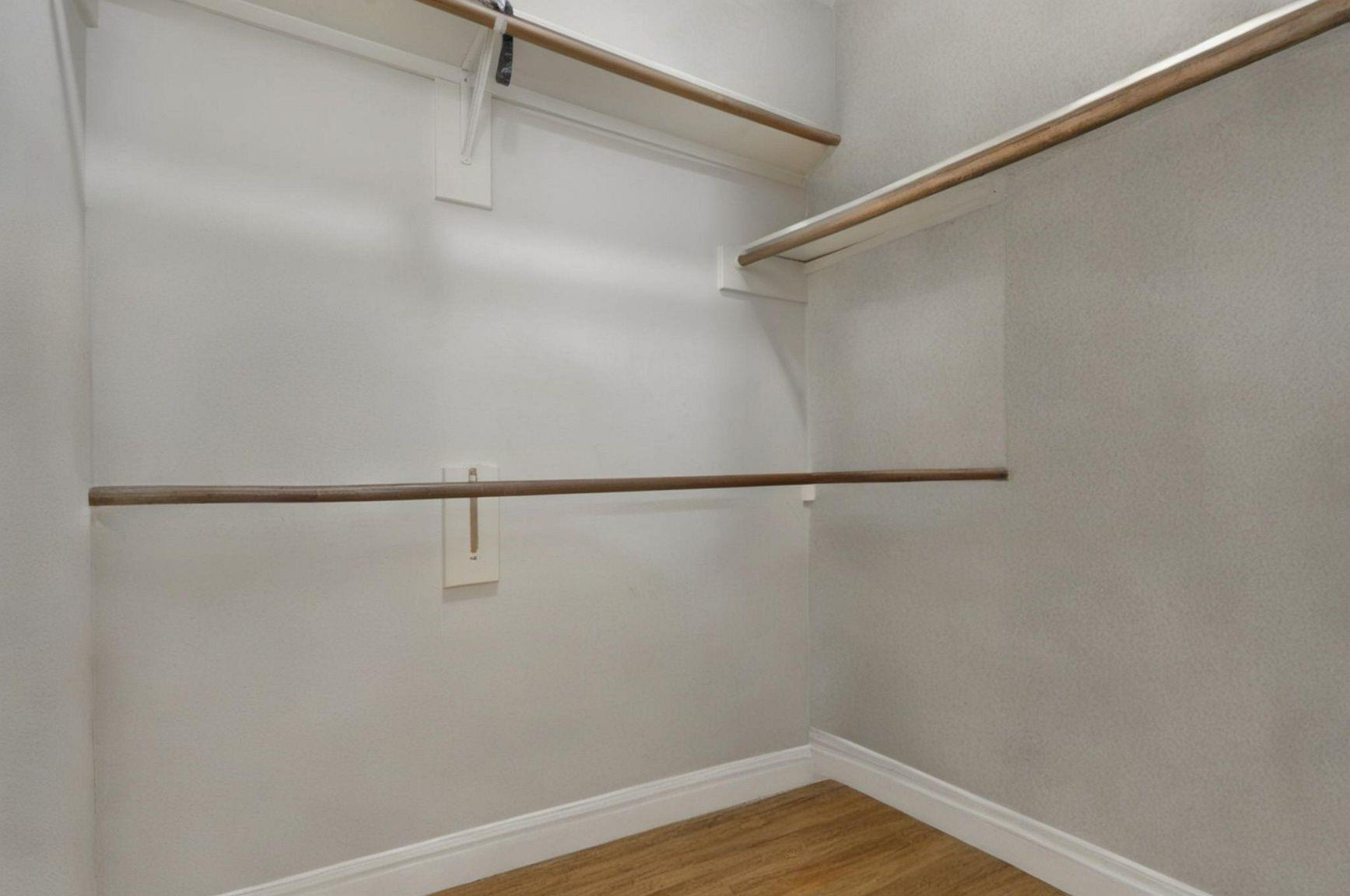8215 Elmsford Court