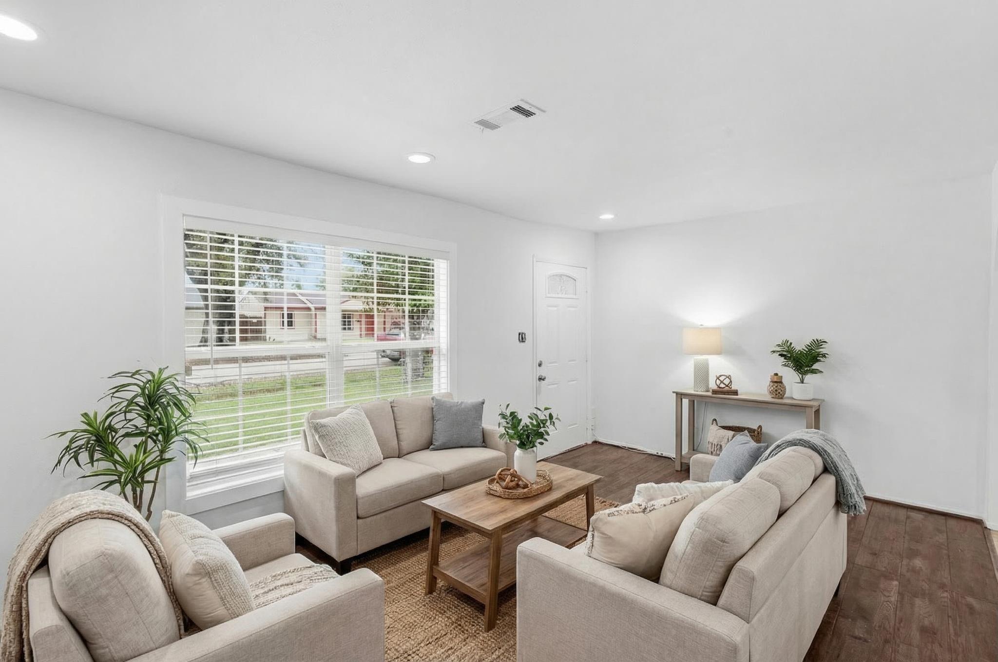 3325 Mccrarey Drive