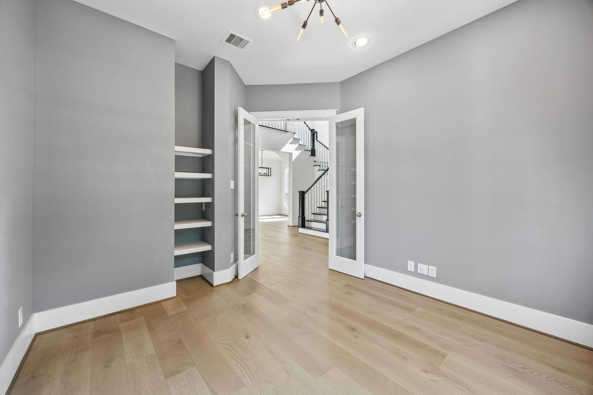 8558 Ridgepoint Drive