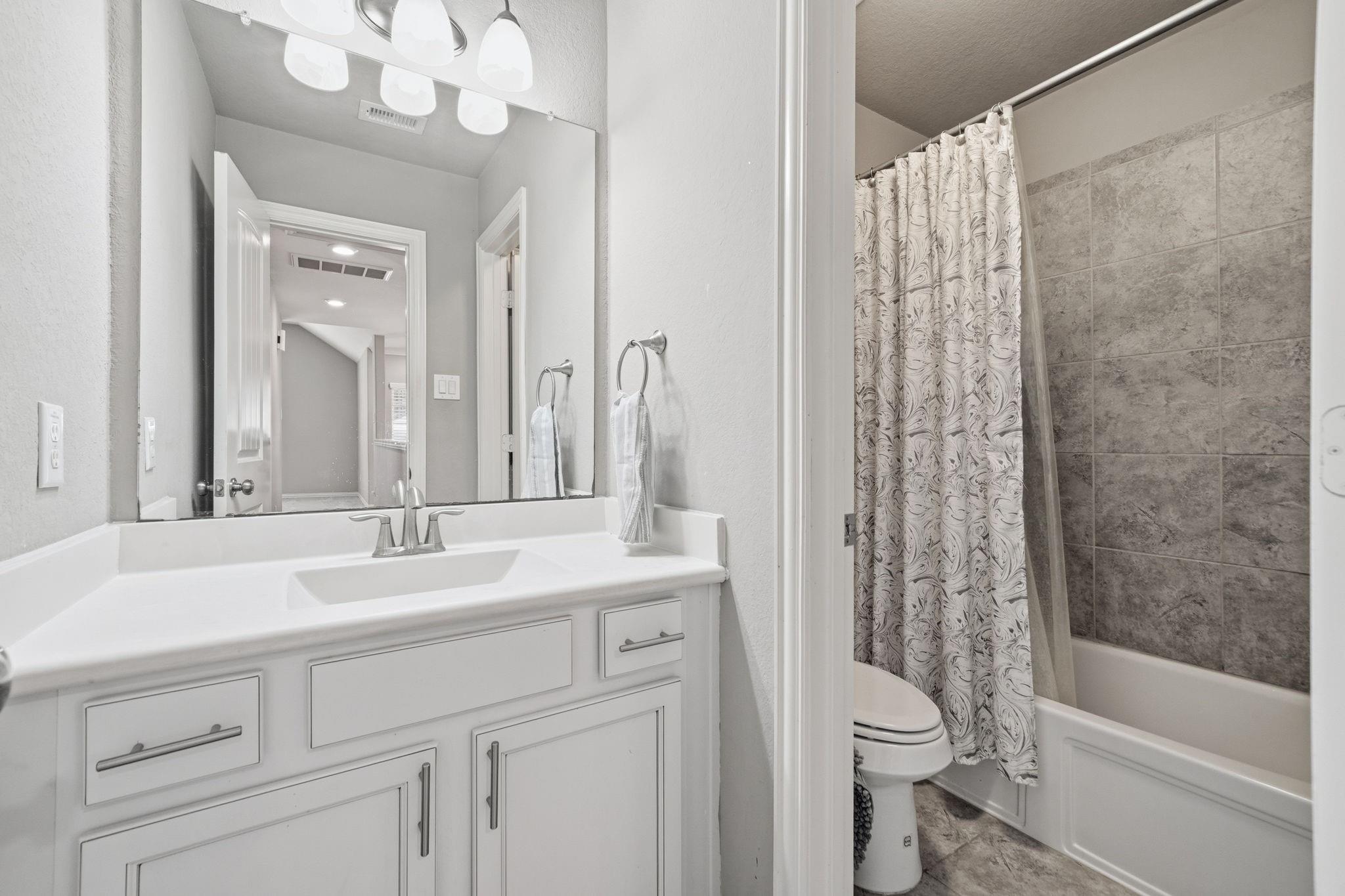 13207 Alcott Manor