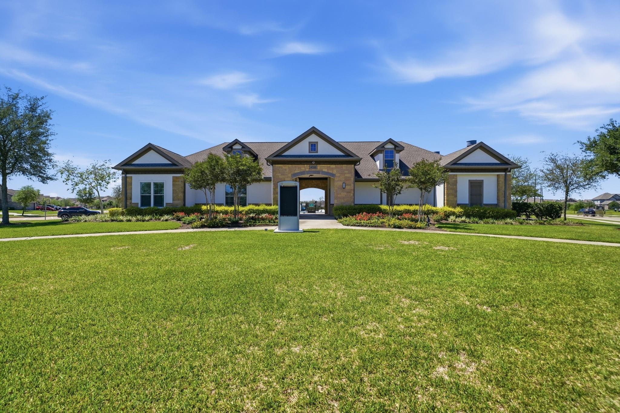 13207 Alcott Manor