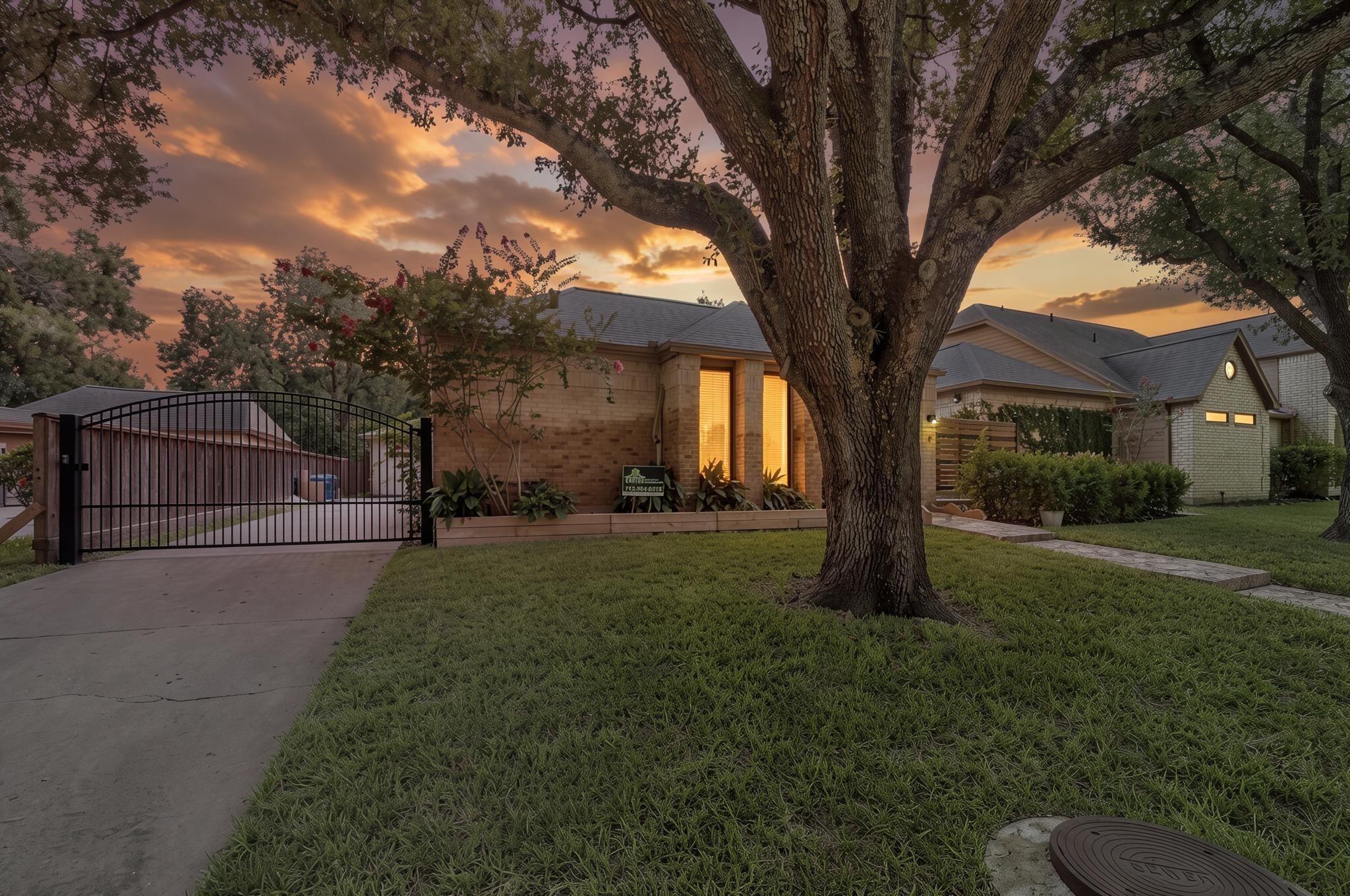 11807 Carriage Hill Drive