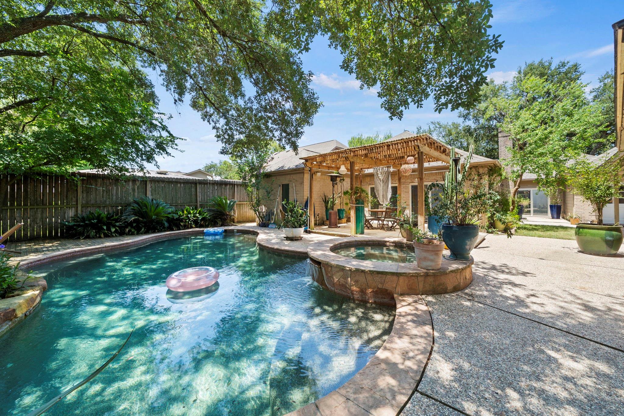 11807 Carriage Hill Drive