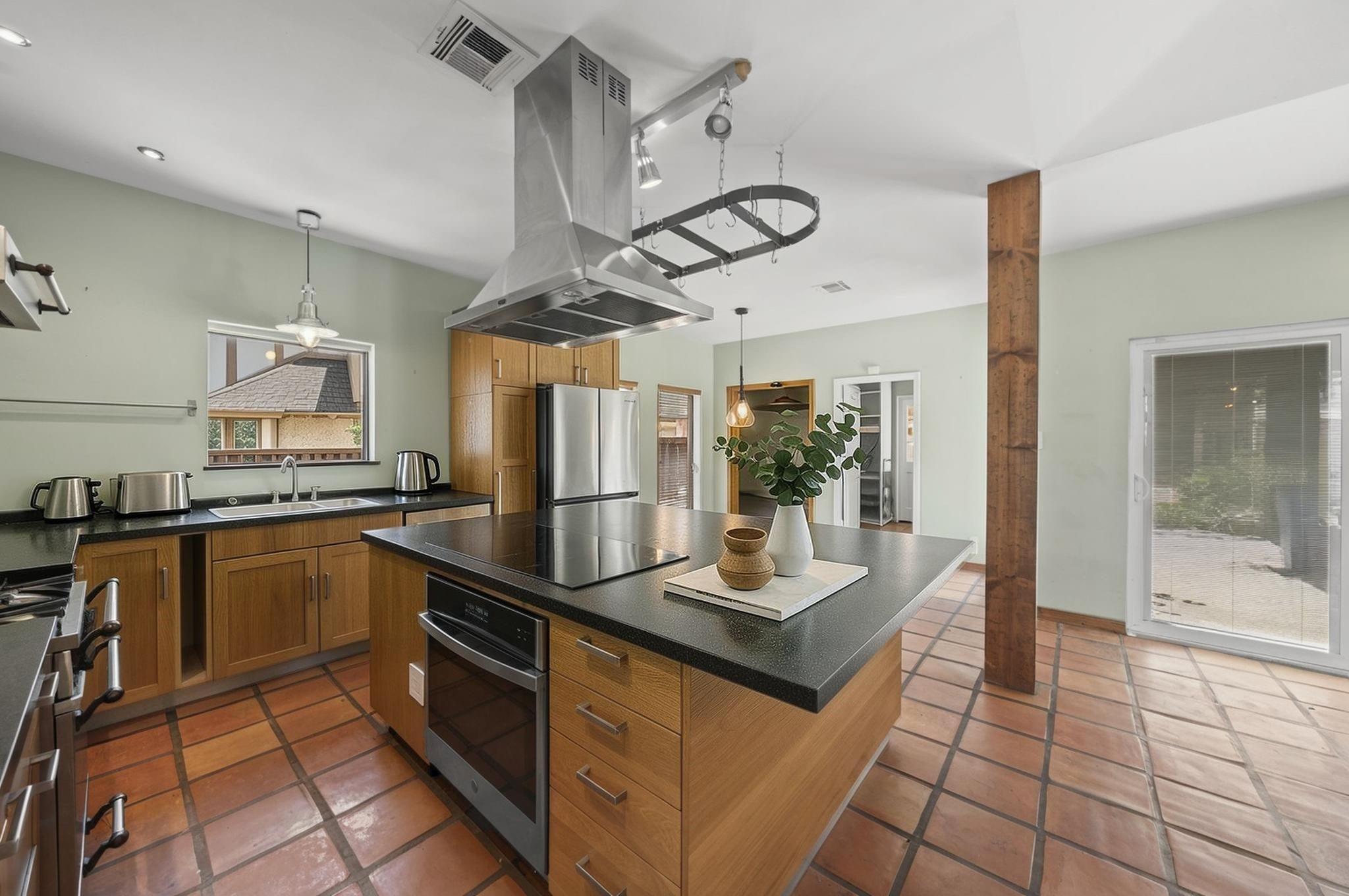 11807 Carriage Hill Drive