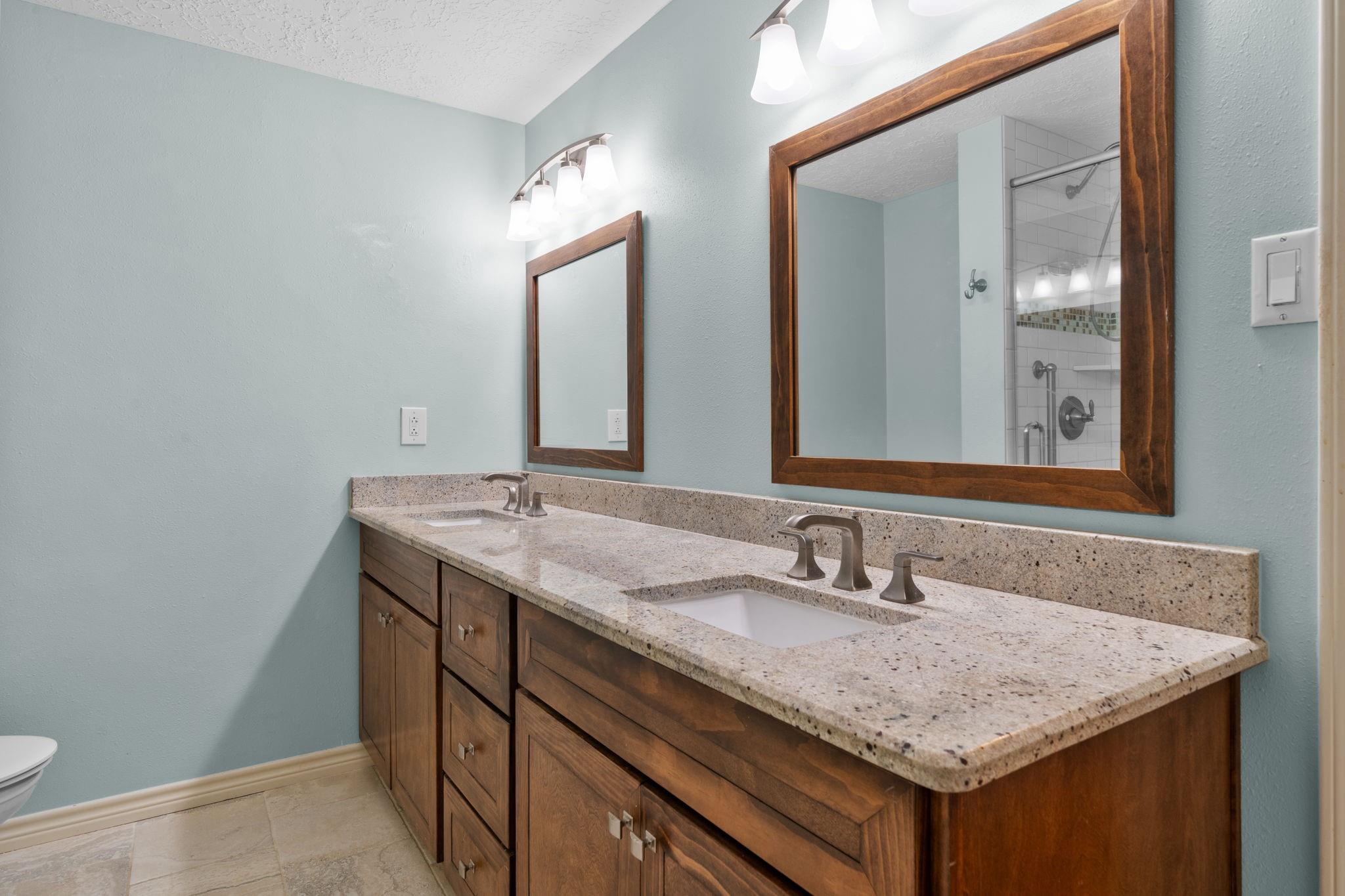 14 Greenway Plaza # 17Q