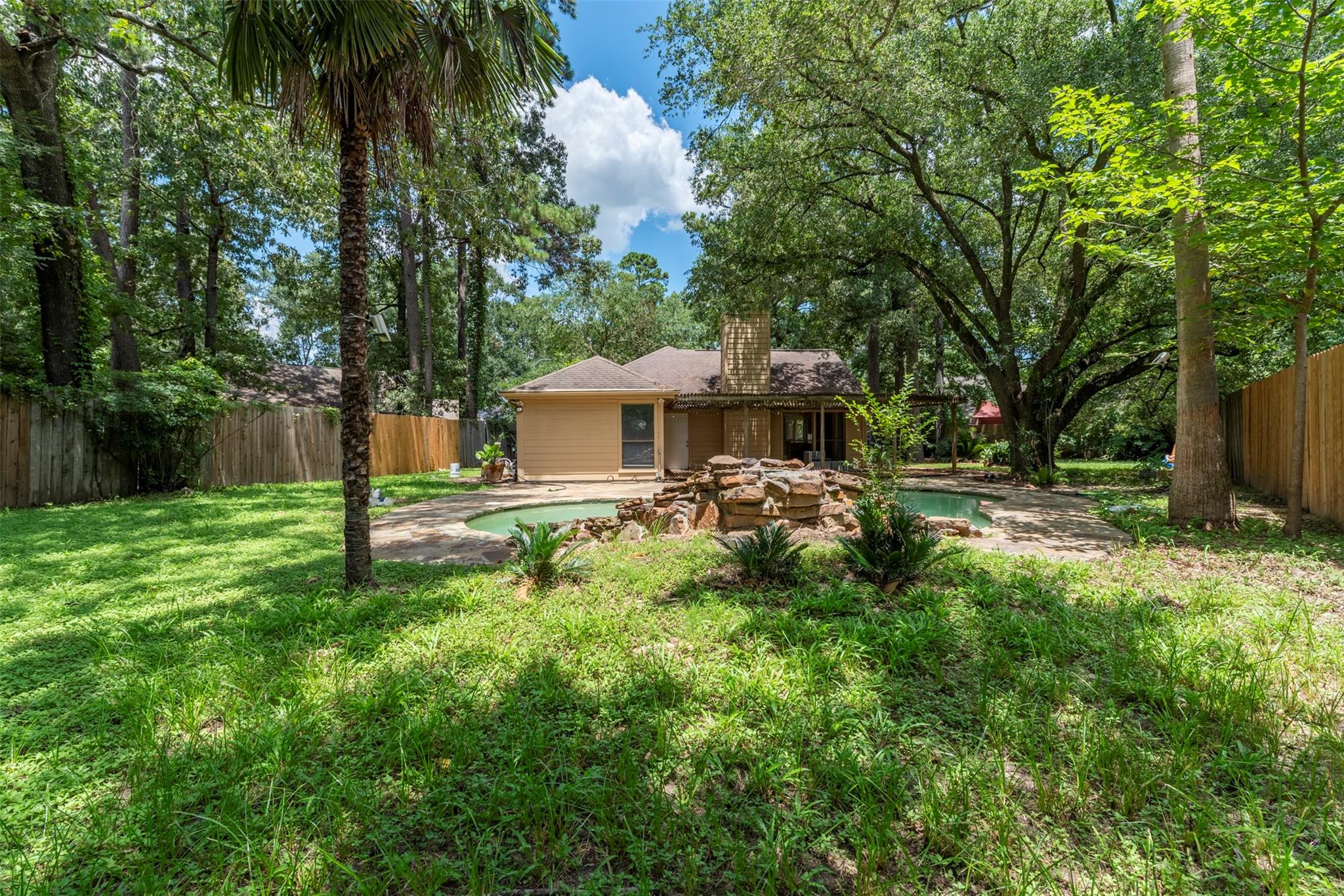 1906 Woodhue Drive