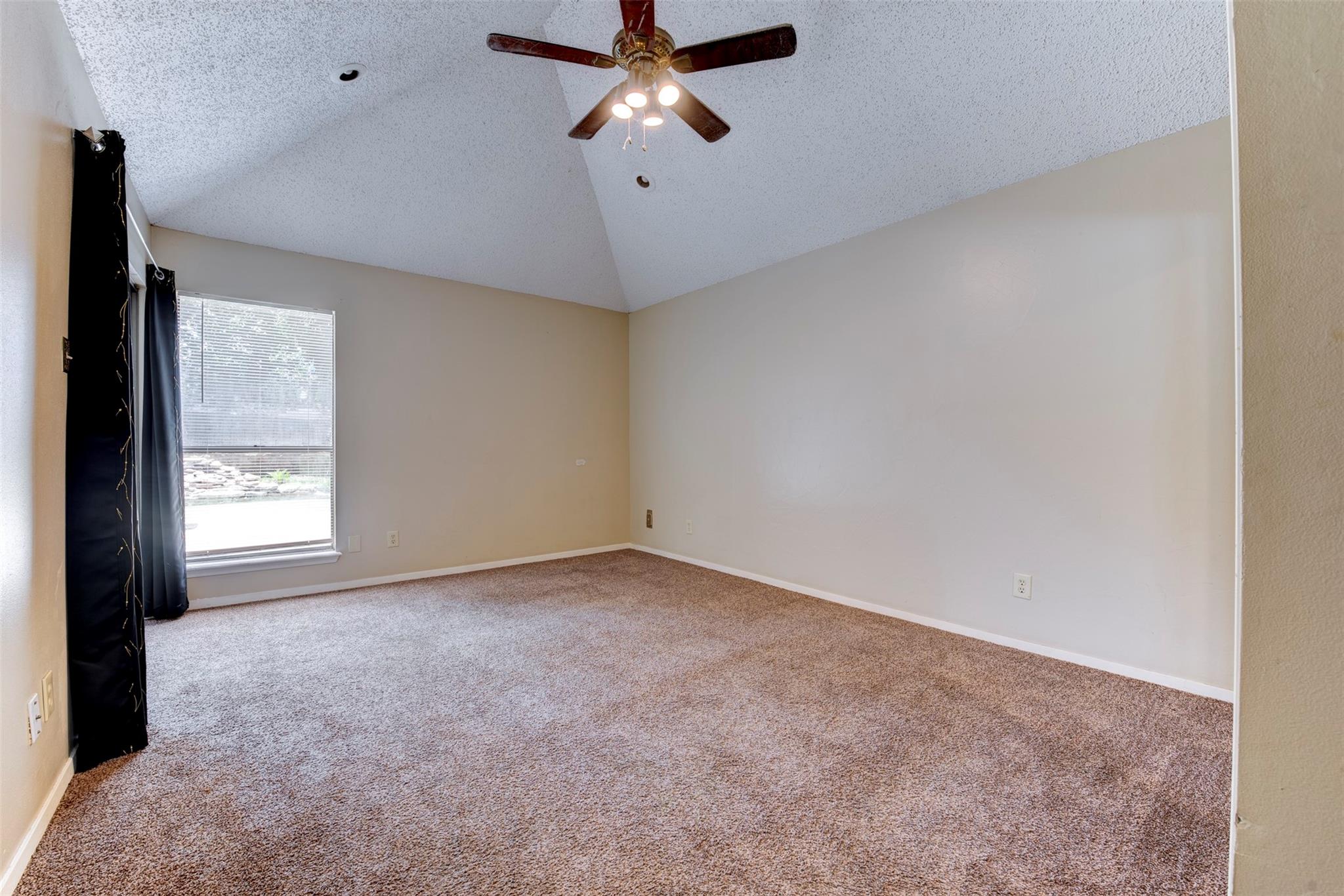 1906 Woodhue Drive