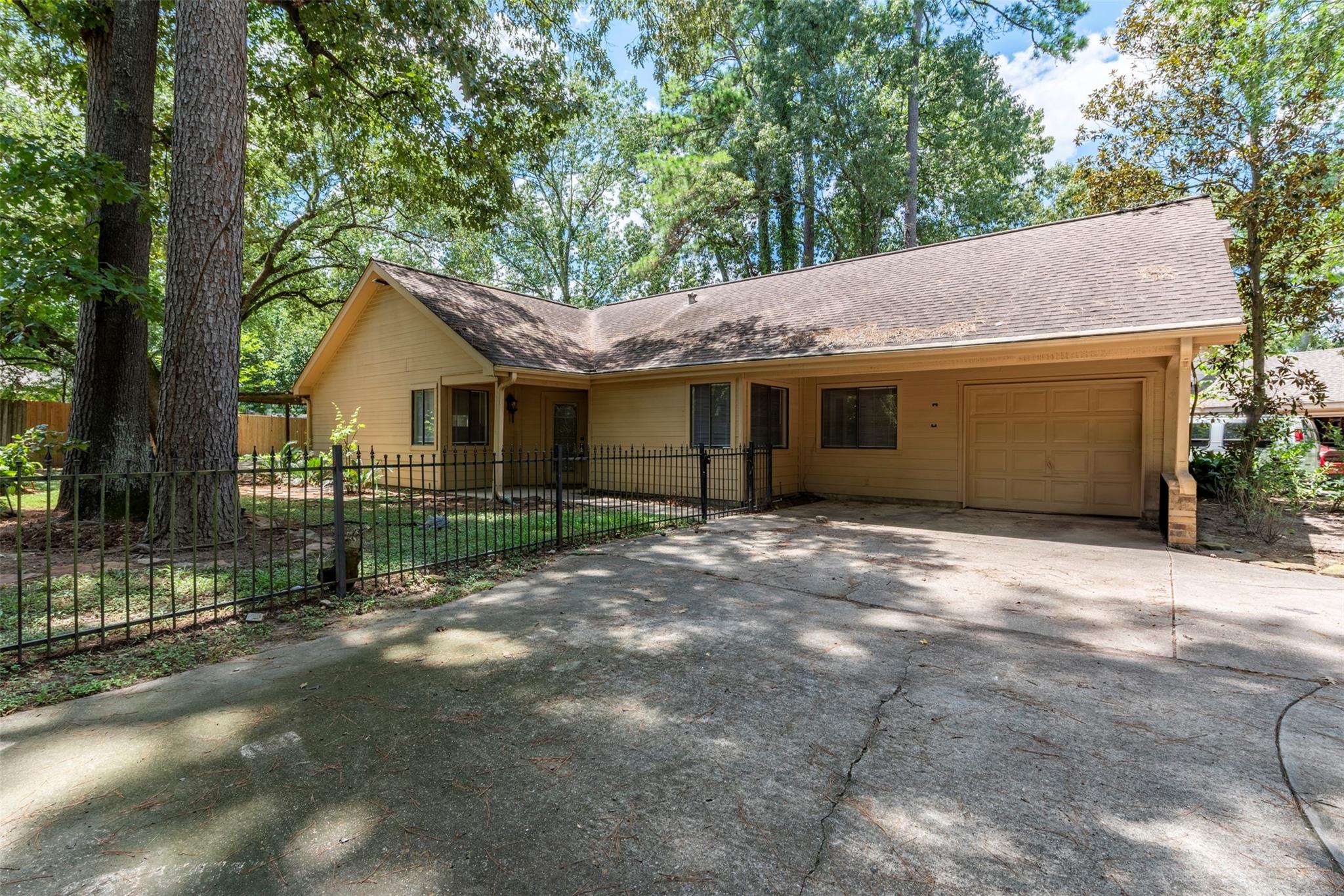 1906 Woodhue Drive