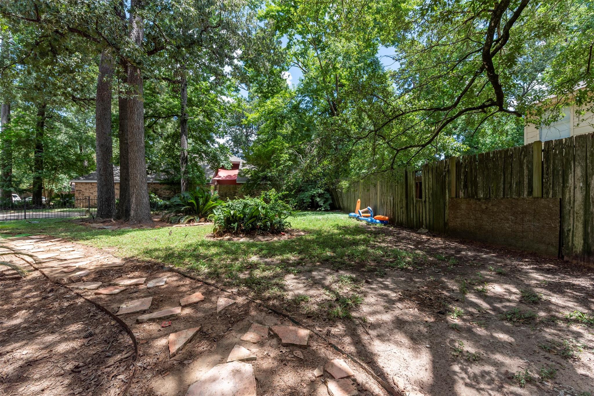 1906 Woodhue Drive