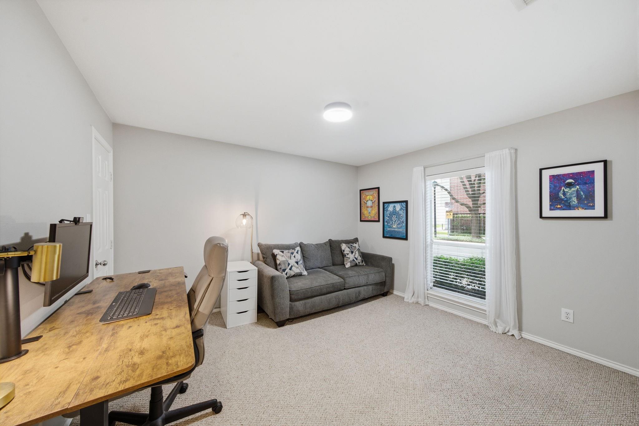 834 W Heights Hollow Lane