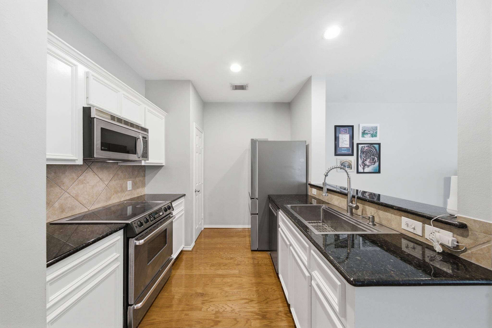834 W Heights Hollow Lane