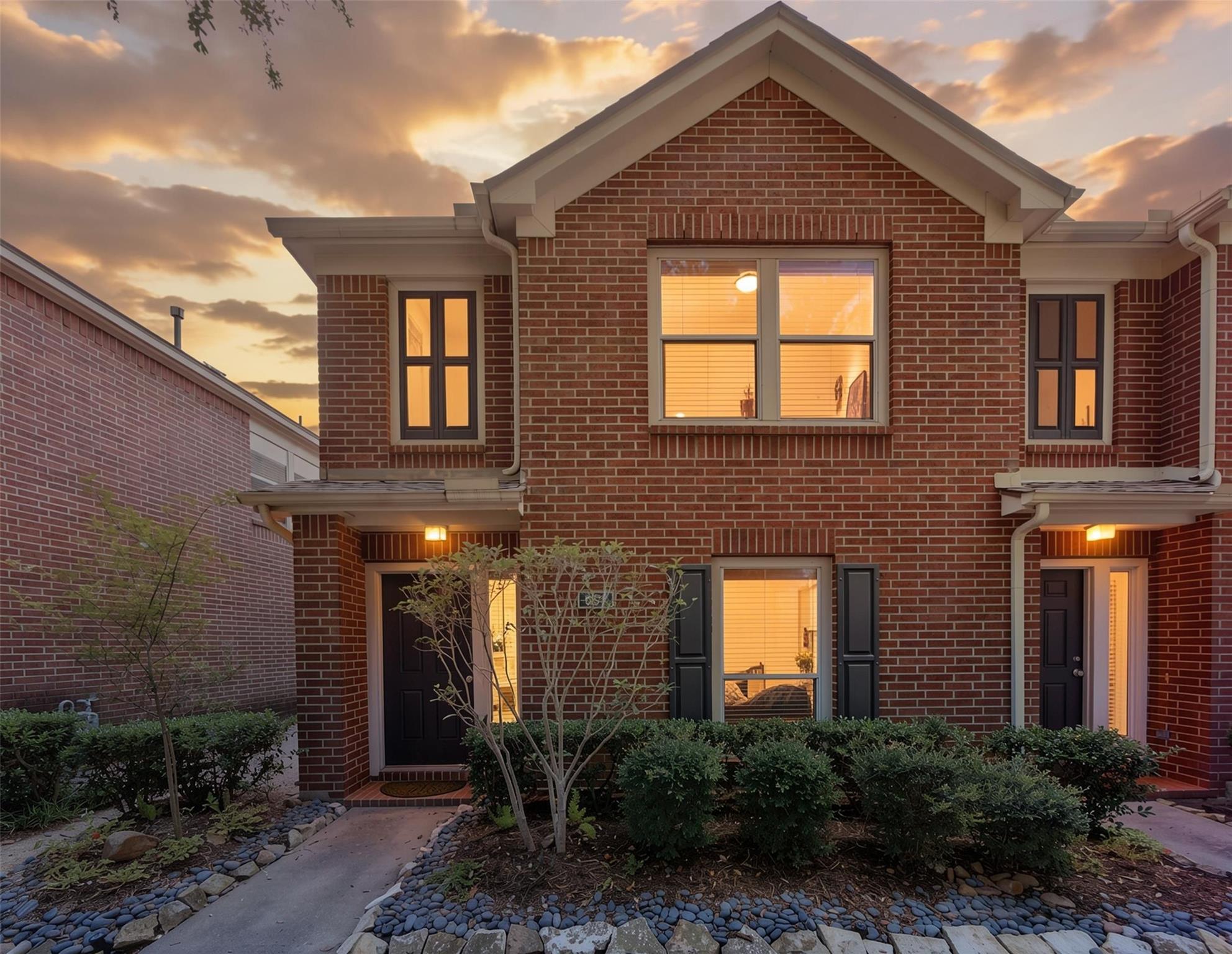 834 W Heights Hollow Lane