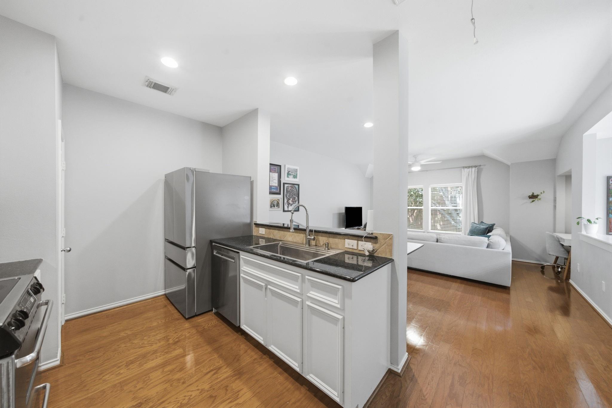 834 W Heights Hollow Lane