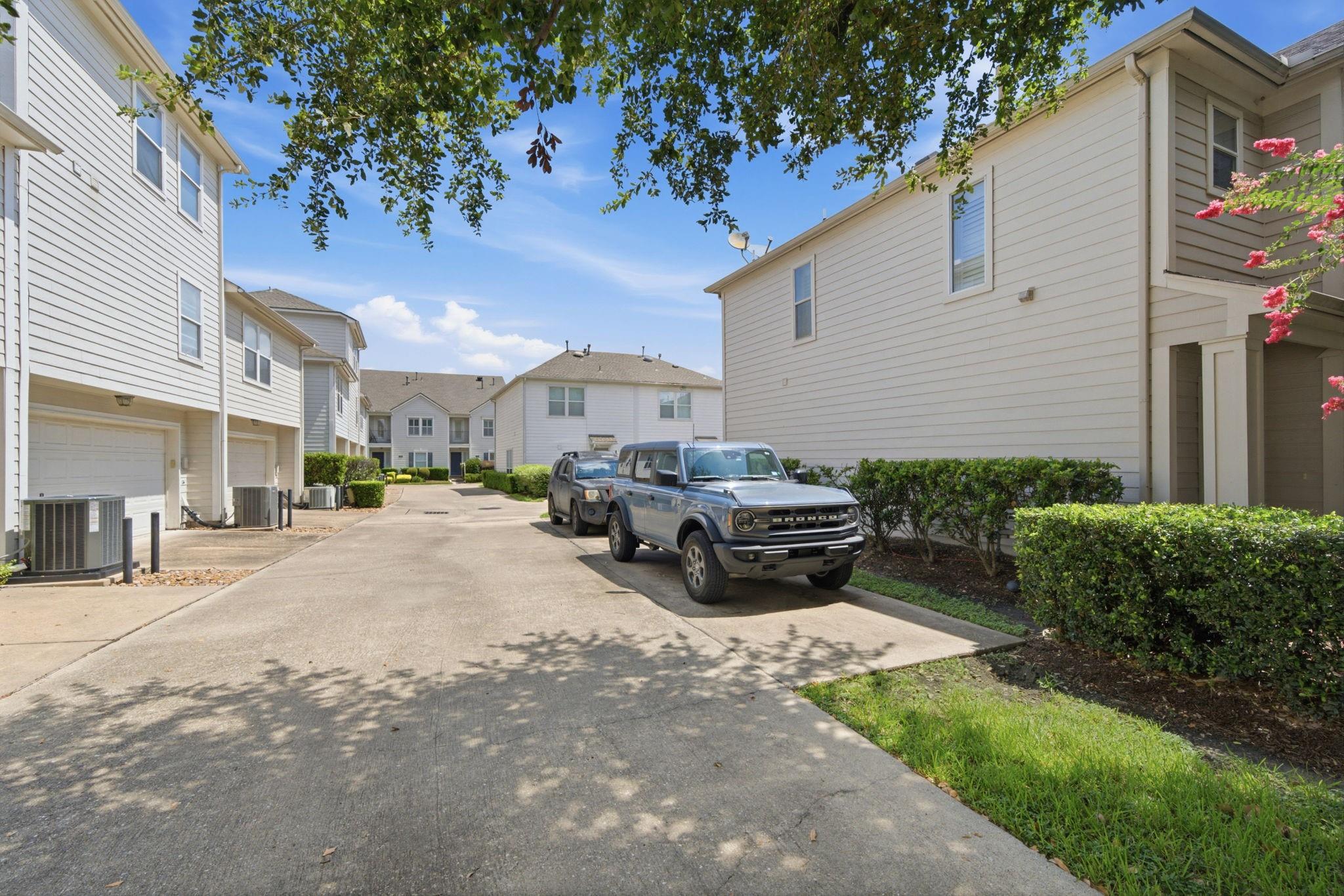834 W Heights Hollow Lane