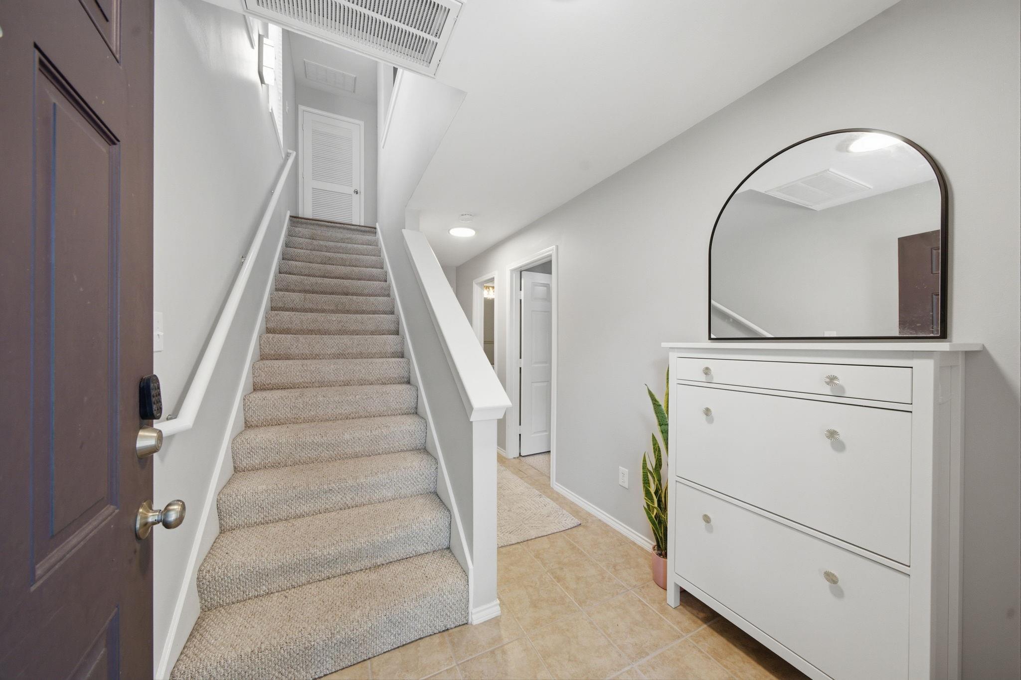 834 W Heights Hollow Lane
