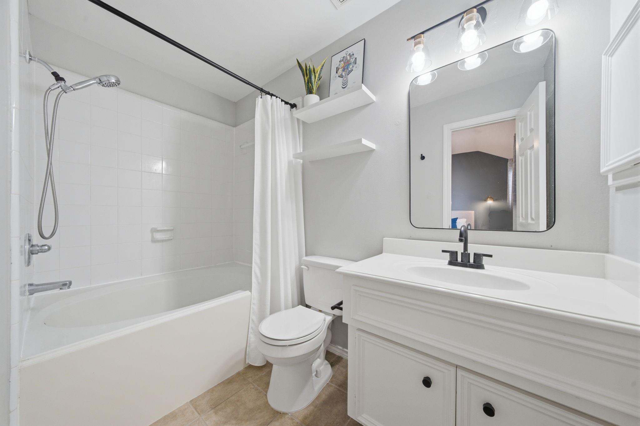 834 W Heights Hollow Lane