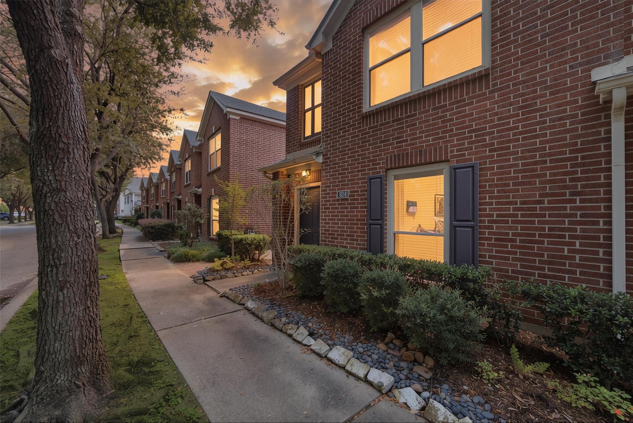 834 W Heights Hollow Lane