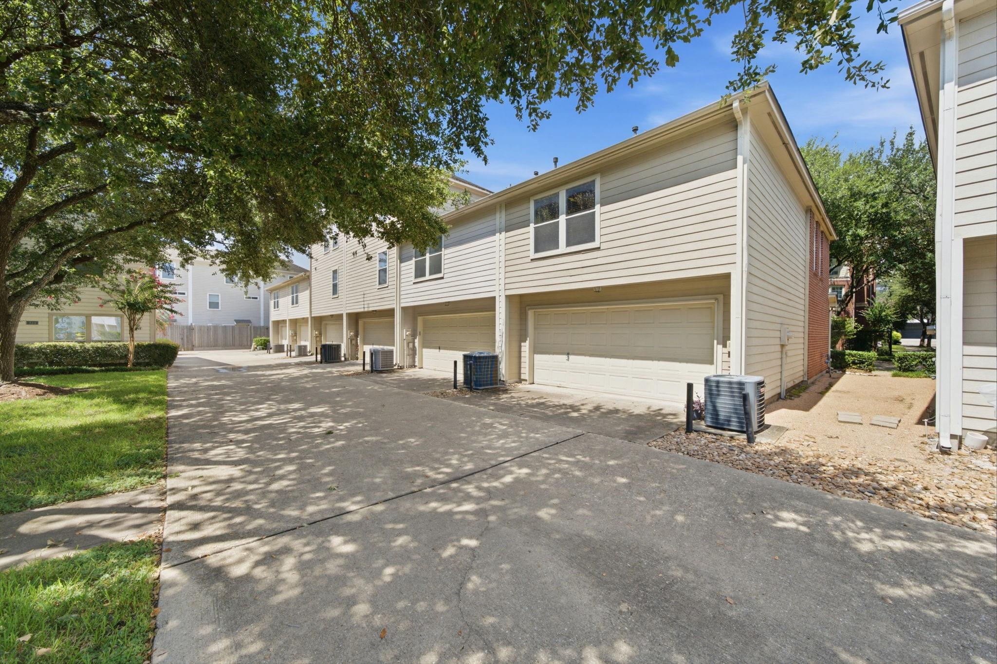 834 W Heights Hollow Lane