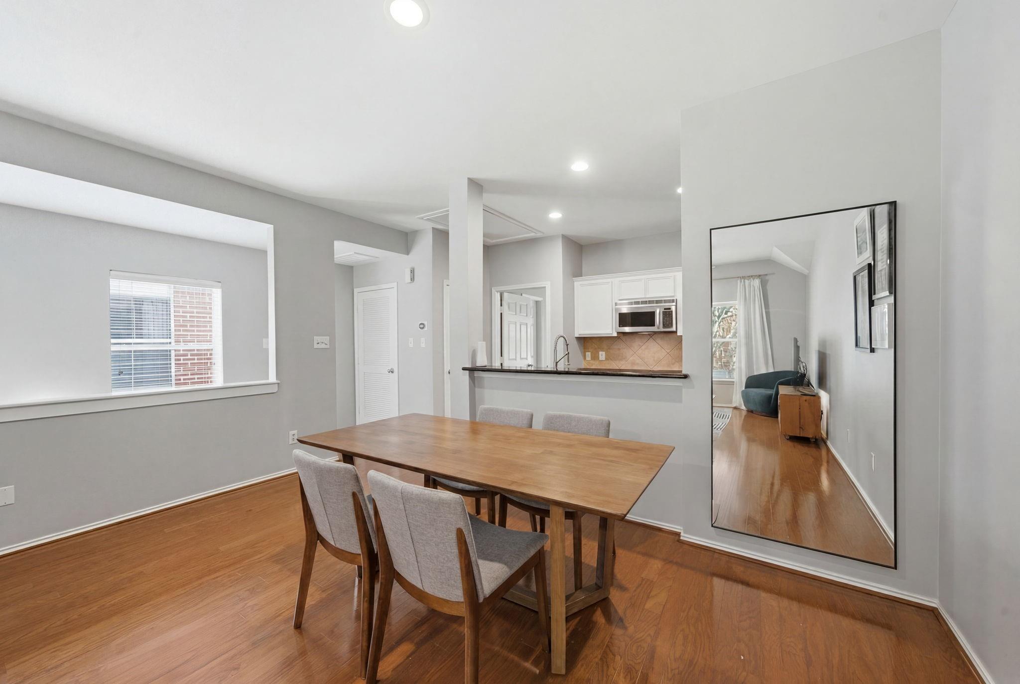 834 W Heights Hollow Lane