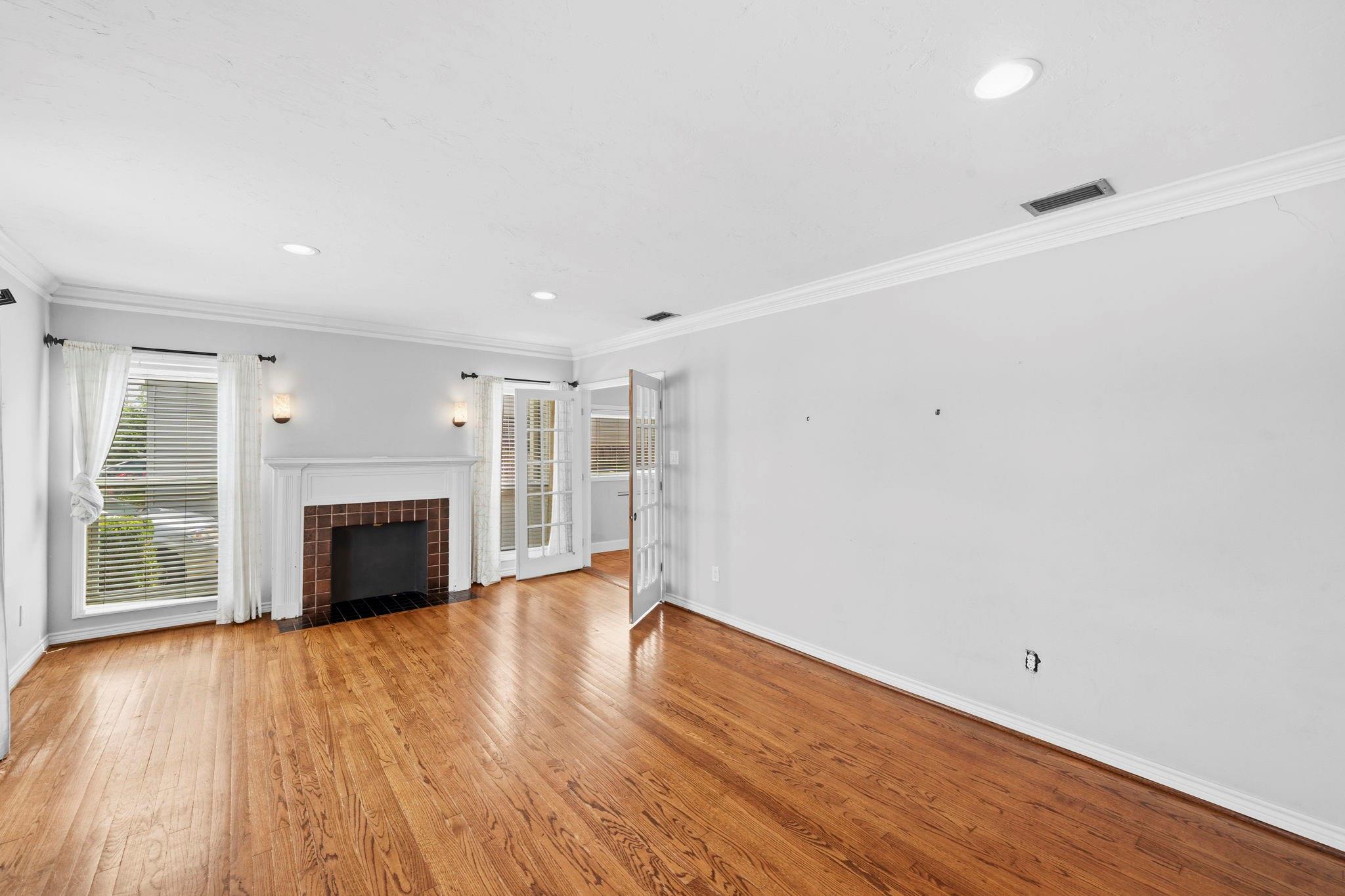 4390 Varsity Lane