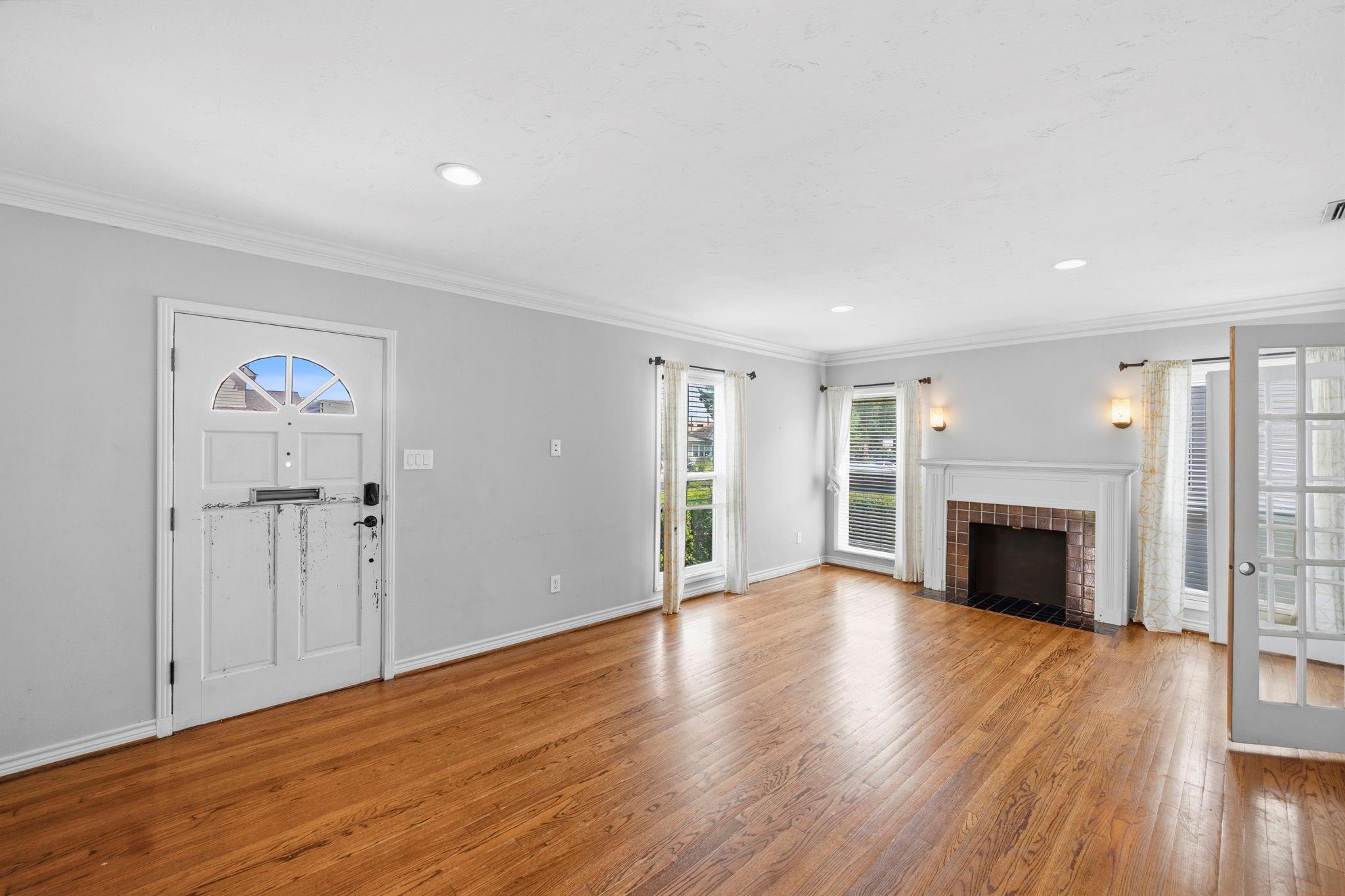 4390 Varsity Lane