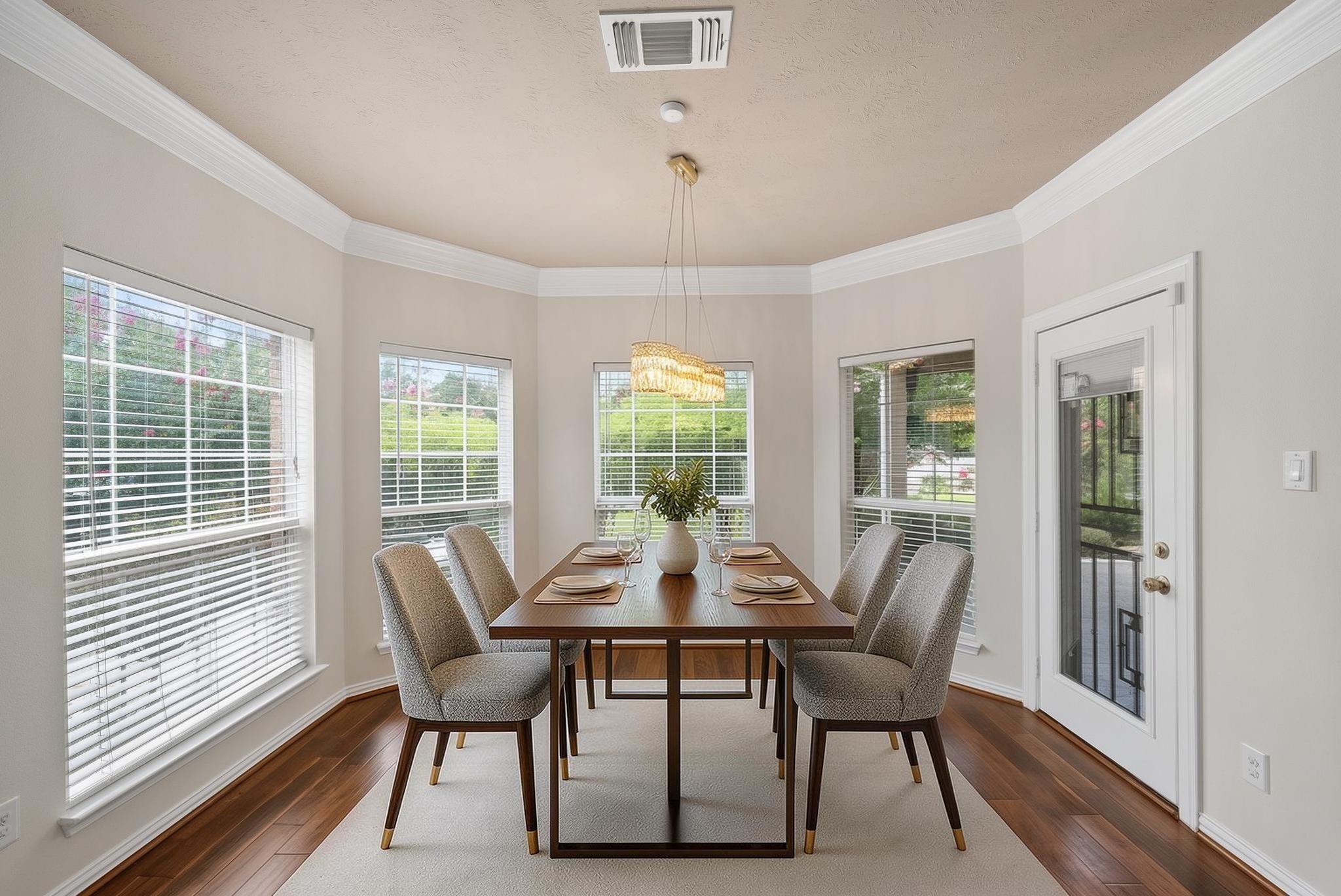 5526 Darschelle Drive