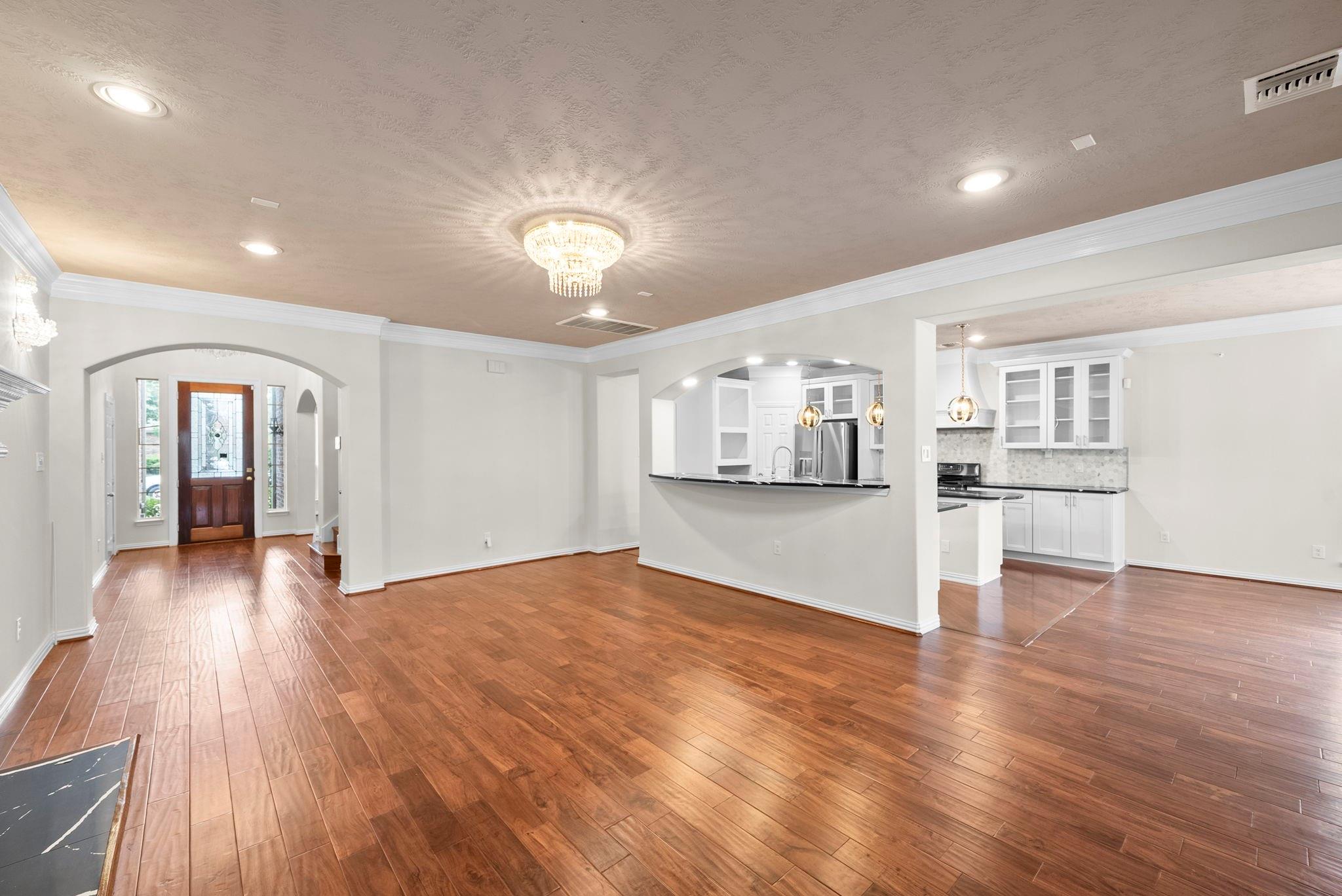 5526 Darschelle Drive
