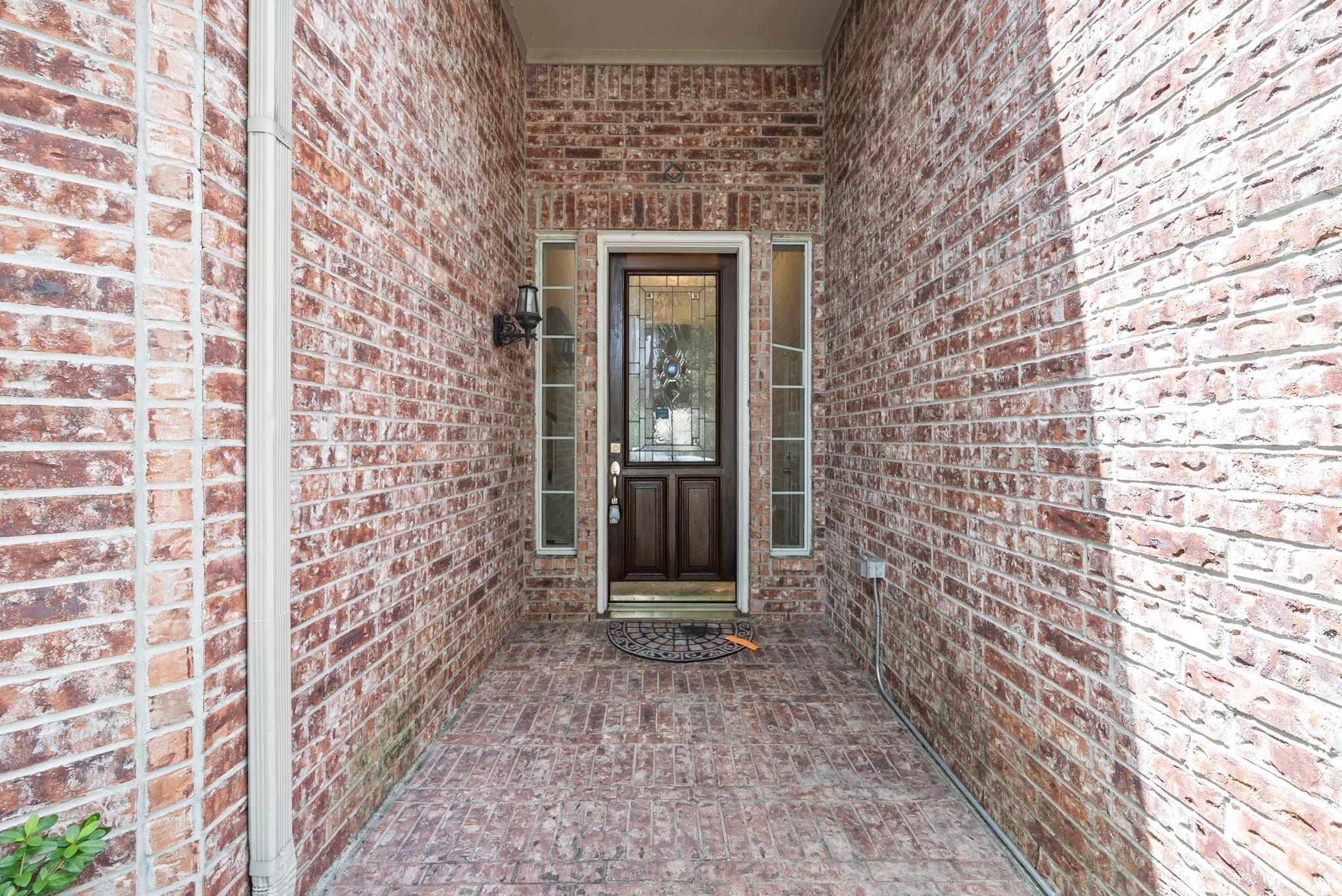 5526 Darschelle Drive